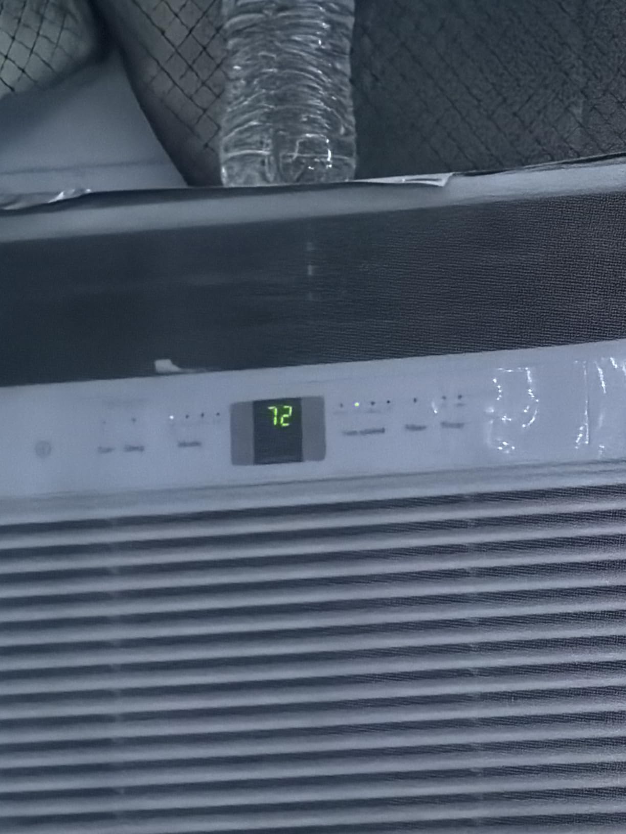 Frigidaire 12,000 BTU Window Air Conditioner with Remote Control, Cools Up to 550 Sq. Ft., Quiet Operation, Eco Mode, 3 Fan Speeds, Auto Restart, White customer photo 2