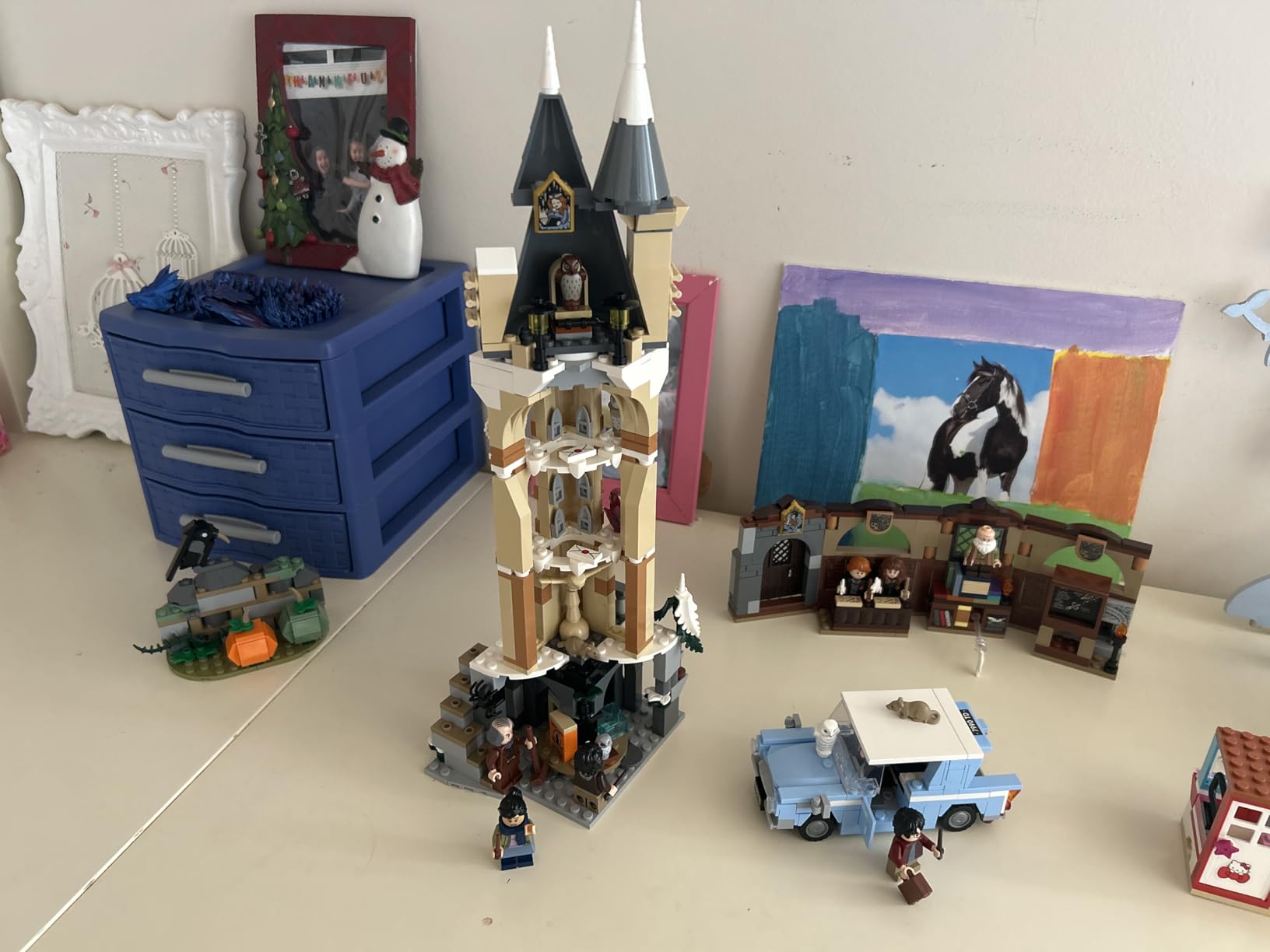 Harry Potter Hogwarts Castle Owlery Toy, Wizarding World Fantasy Toy for Girls and Boys, Harry Potter Castle Playset with 3 Characters, Birthday Gift Idea for Kids Ages 8 and Up, 76430 customer photo 1