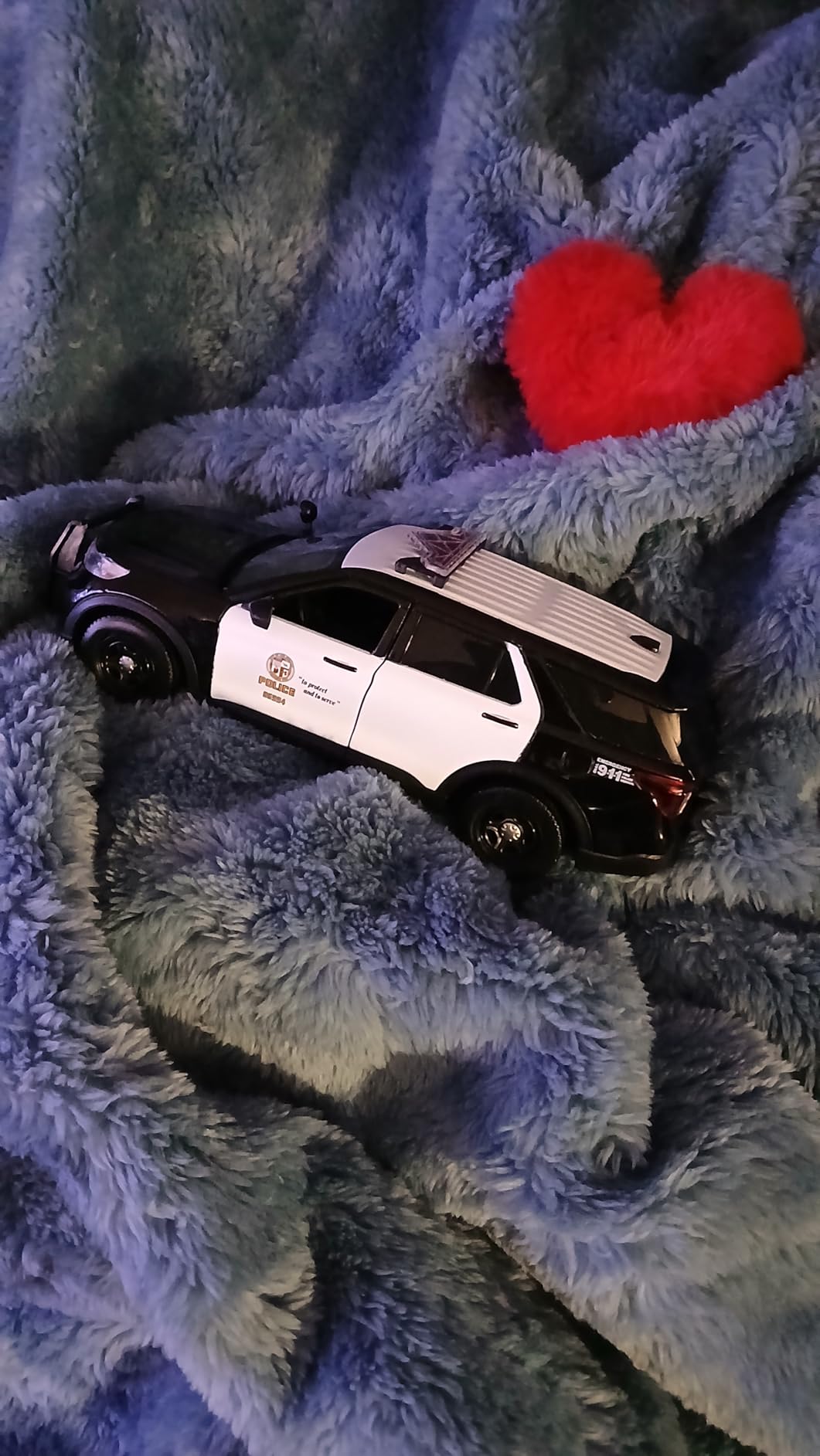 Motormax 2022 Ford Explorer Police Interceptor Utility LAPD Los Angeles Police Department 1/24 Diecast Model 76994 by All Star Toys customer photo 2