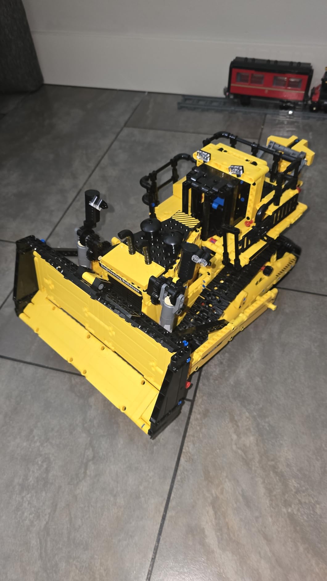Mould King Bulldozer Technique Building Set, App-Controlled 2.4G RC Bulldozer Truck Construction Vehicle Toys with Engines, DIY Engineering Model Sets for Adults/14+(1508 Pieces) customer photo 2