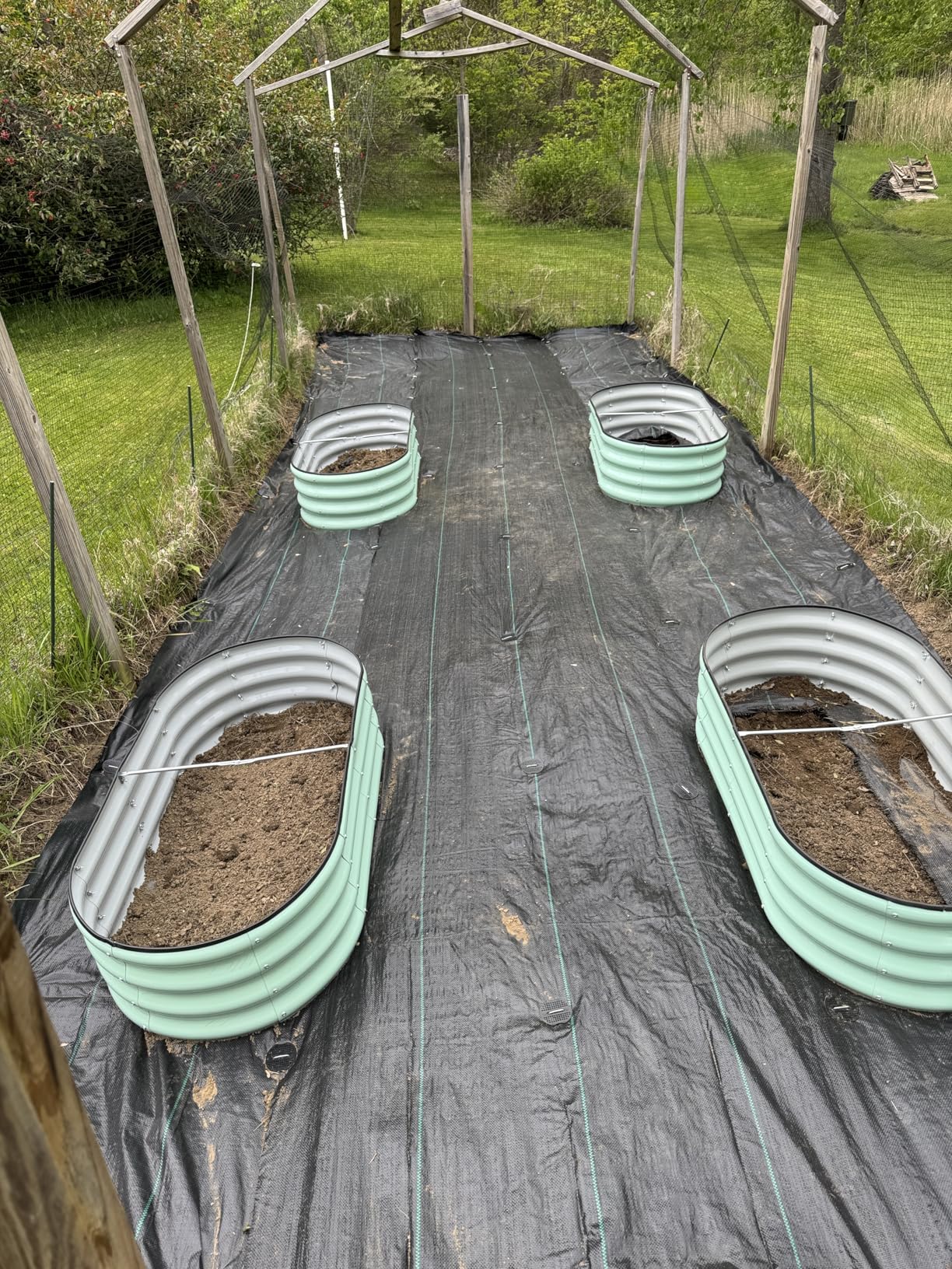 SnugNiture Galvanized Raised Garden Bed Outdoor, 2 Pcs 4x2x1ft Oval Metal Planter Box for Planting Plants Vegetables, White customer photo 2
