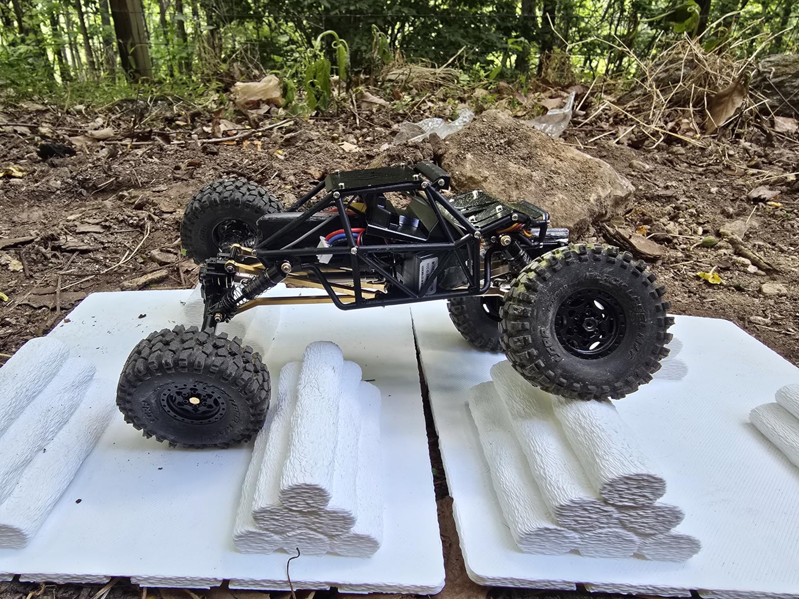 INJORA 45g Nylon Rock Buggy Body Shell with Aluminum Spider Panels for 1/24 RC Crawler Car Axial SCX24 C10 JLU Bronco Base Camp 4Runner Upgrade Parts（Black） customer photo 1