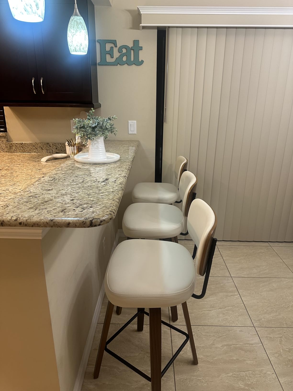 Bekrvio Swivel Counter Height Bar Stools Set of 4 customer photo 1