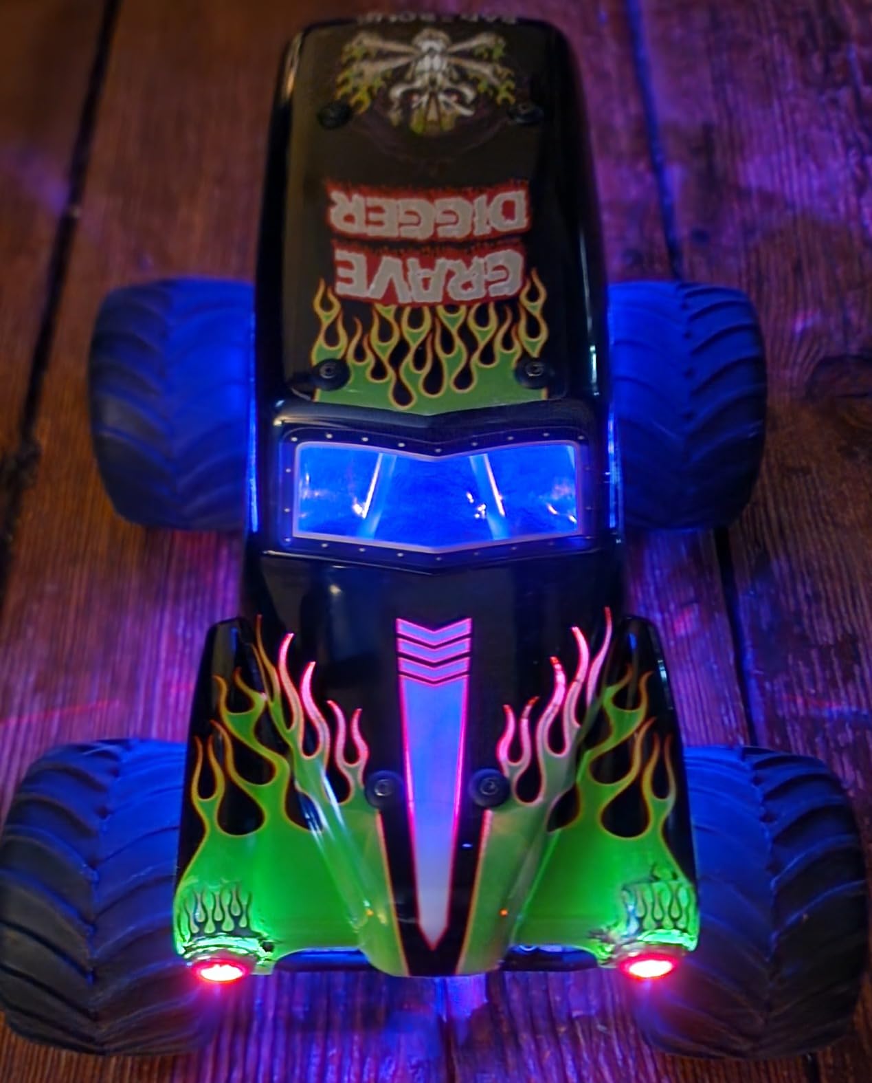 1/18 Mini LMT Grave Digger 2S 4X4 RTR Brushed Monster Truck Battery & Charger Included Green LOS01026T1 customer photo 2