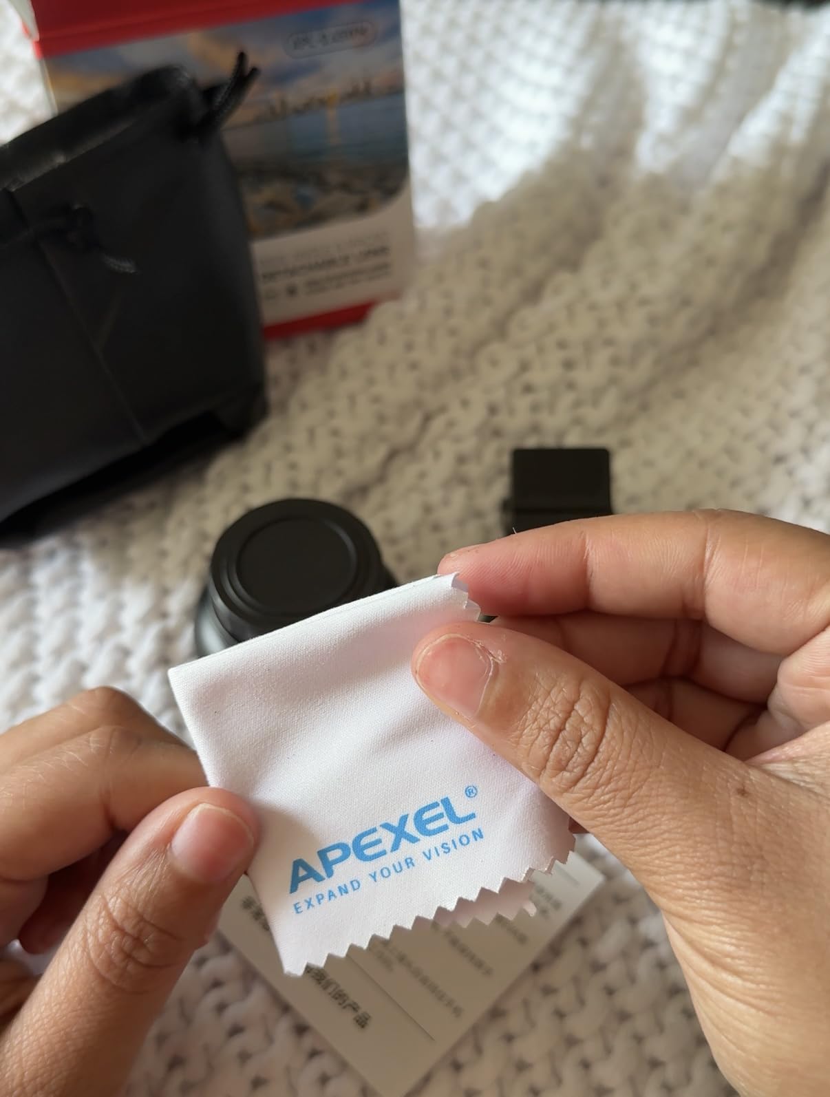 Apexel Phone Camera Lens, 2 in 1 Cell Phone Clip-on Lens Kit 0.45X Wide Angle Lens 140°+ 12.5X Macro Lens Clip-on iPhone Lens for iPhone Samsung and Most of Android Smartphone customer photo 1
