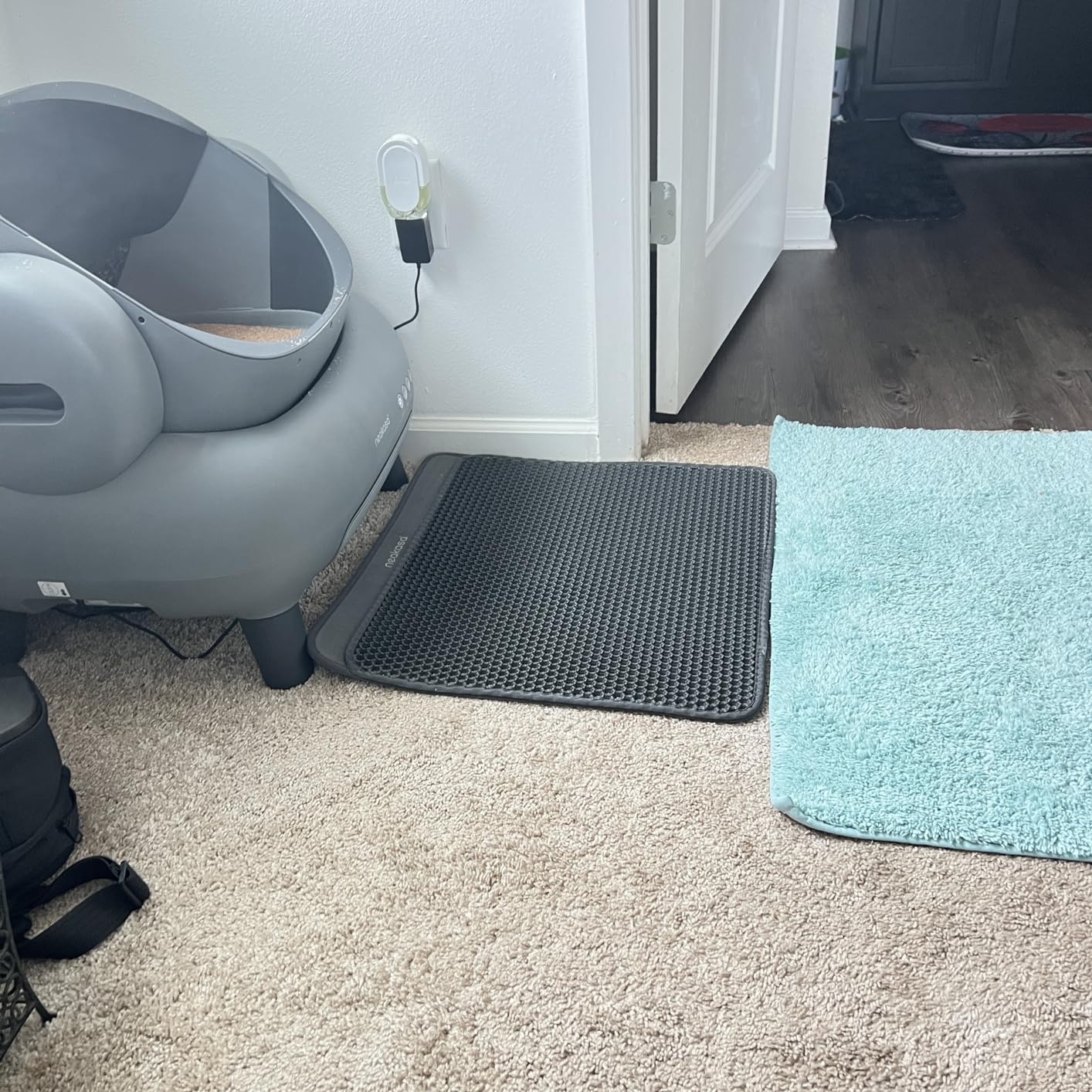 Neakasa M1 Plus Open-Top Self-Cleaning Cat Litter Box, 360 Degree Safety Sensors, Advanced Odor & Leak Control, Automatic for Large & Multi-Cat Homes, Litter Mat & 2 Rolls Refill Bags Included customer photo 2
