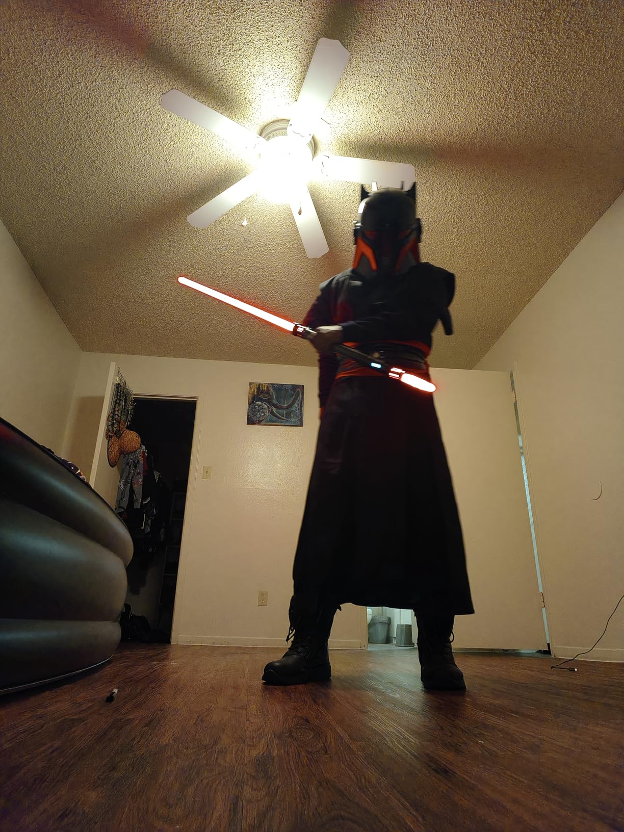 The Black Series Moff Gideon Premium Electronic Helmet with Advanced LED Effects, Roleplay Item for Ages 14 and Up customer photo 2