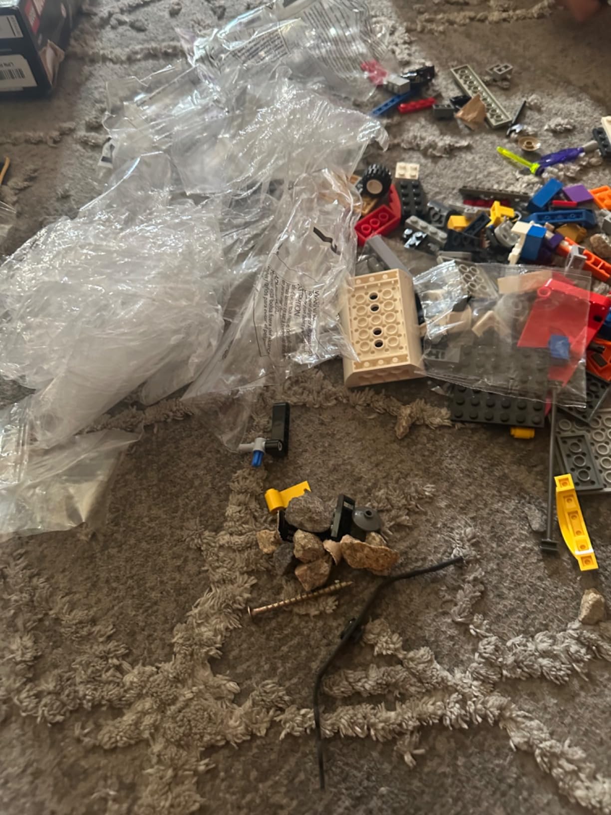 LEGO Marvel The Avengers Assemble: Age of Ultron Building Toy Set - Marvel Toy & Figures for Boys & Girls, Ages 10+ - Gift Ideas for Kids - Includes 6 Superhero Minifigures - 76291 customer photo 2