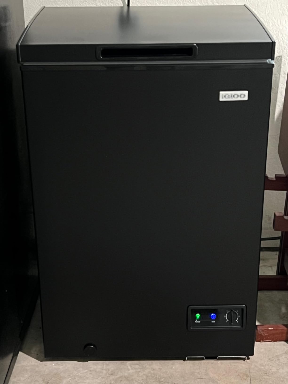 Igloo 3.5 Cu Ft. Upright Deep Freezer Chest - Deep Freezer with Quick Freezing System & Adjustable Thermostat for Homes, Garages & Basements - Low Noise Freezer with Removable Basket & LED Lights - White customer photo 1