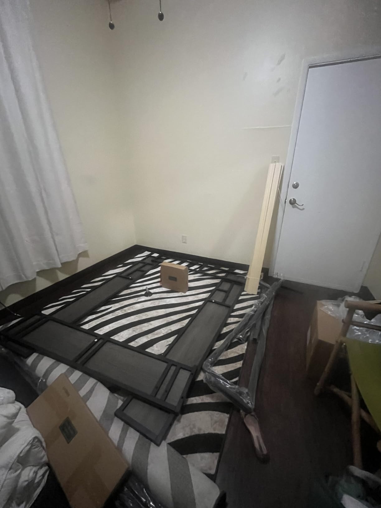 AMERLIFE Lift Up Storage Bed, Queen Bed Frame with Storage Underneath, Wooden Platform Bed Frame, Solid Wood Slats Support, No Fixed Headboard, No Box Spring Needed, Dark Oak customer photo 1