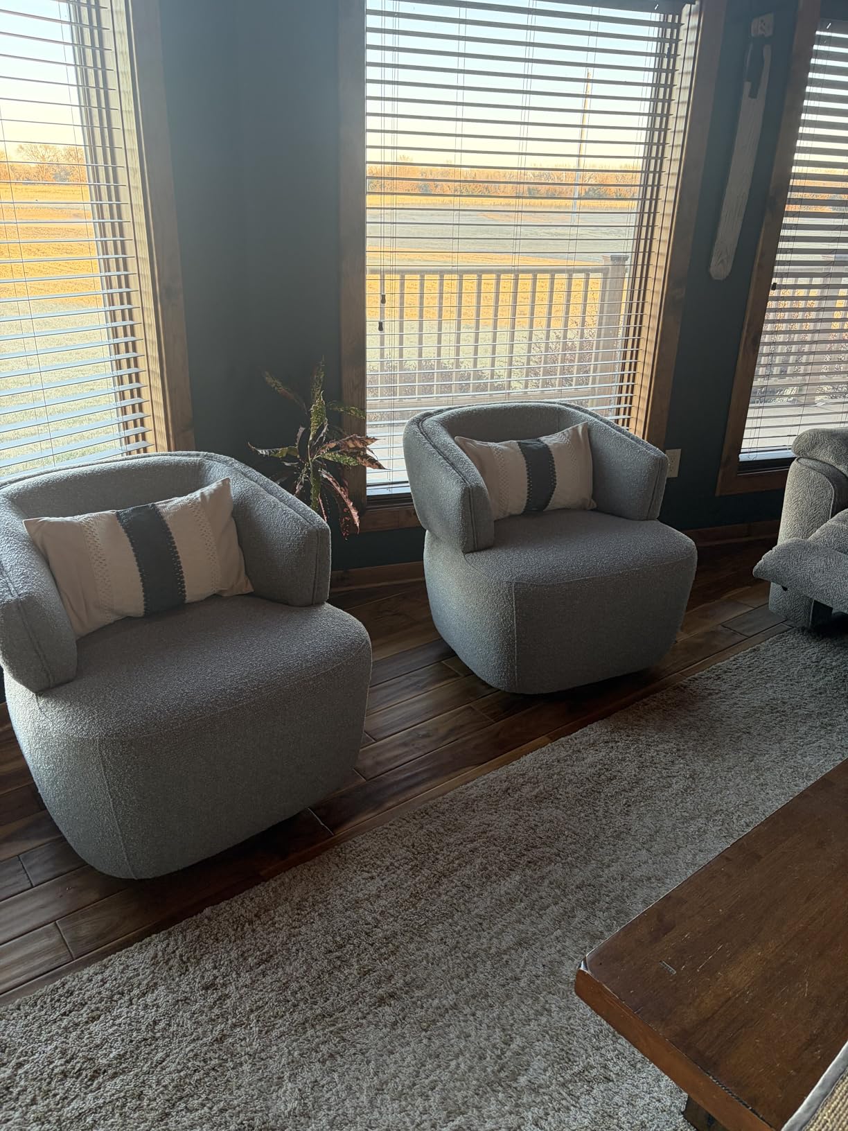 RoyalCraft Swivel Accent Chair, Fully Assembled Round Barrel Chairs, Oversized Upholstered Armchair with 360-Degree Base, Modern Club Chair for Living Room, Bedroom, Office, Grey customer photo 2