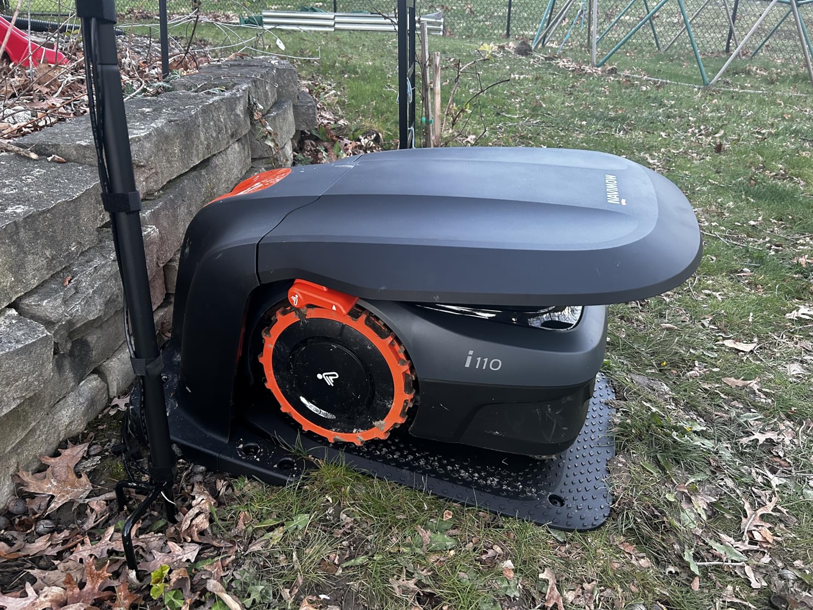 Segway Navimow i110N Robot Lawn Mower Perimeter Wire Free 1/4 Acre RTK+Vision Robotic Lawnmower, AI-Assisted Mapping, Virtual Boundary, APP Control, 58dB(A) Quiet, Multi-Zone Management customer photo 2