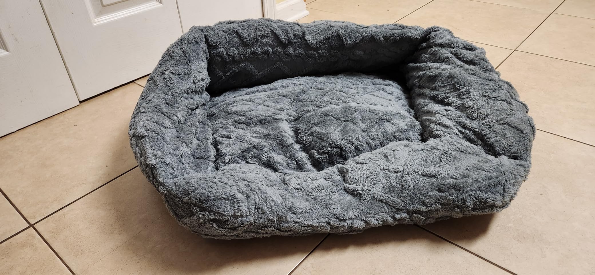 K&H Pet Products Thermo-Pet Lounge Sleeper Indoor Heated Pet Bed for Cats & Dogs, Bolstered Warm Calming Pillow Bed, Waterproof Heated Pad, Machine Washable, Safety Listed - Small 20.5 X 19.5in customer photo 2