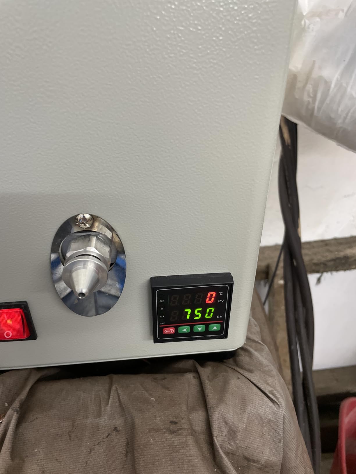 110V Square Manual Pumping Pressurized Waxing Machine, 0℃-110℃ Adjustable Temperature waxing Machine, Melting Wax Making Wax Jewelry Casting Machine customer photo 1
