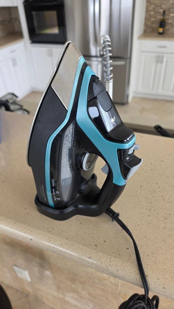 Rowenta Iron Steamer for Clothes Master Steam Station, Professional Steam Iron with Stainless Steel Soleplate, 57 Oz, 400 Microsteam Holes, Built-In Pump, 1750 Watts, VR8338 customer photo 1