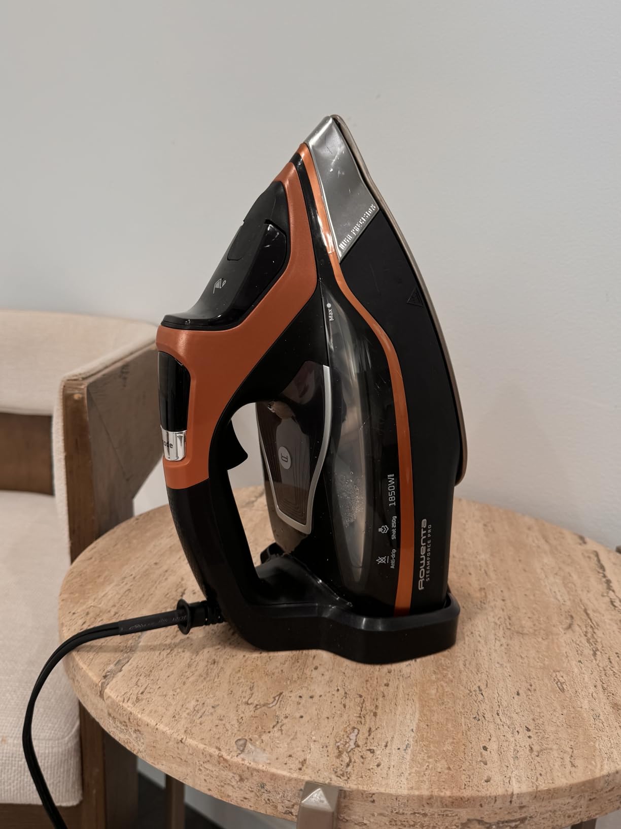 Rowenta Iron Steamer for Clothes Master Steam Station, Professional Steam Iron with Stainless Steel Soleplate, 57 Oz, 400 Microsteam Holes, Built-In Pump, 1750 Watts, VR8338 customer photo 2
