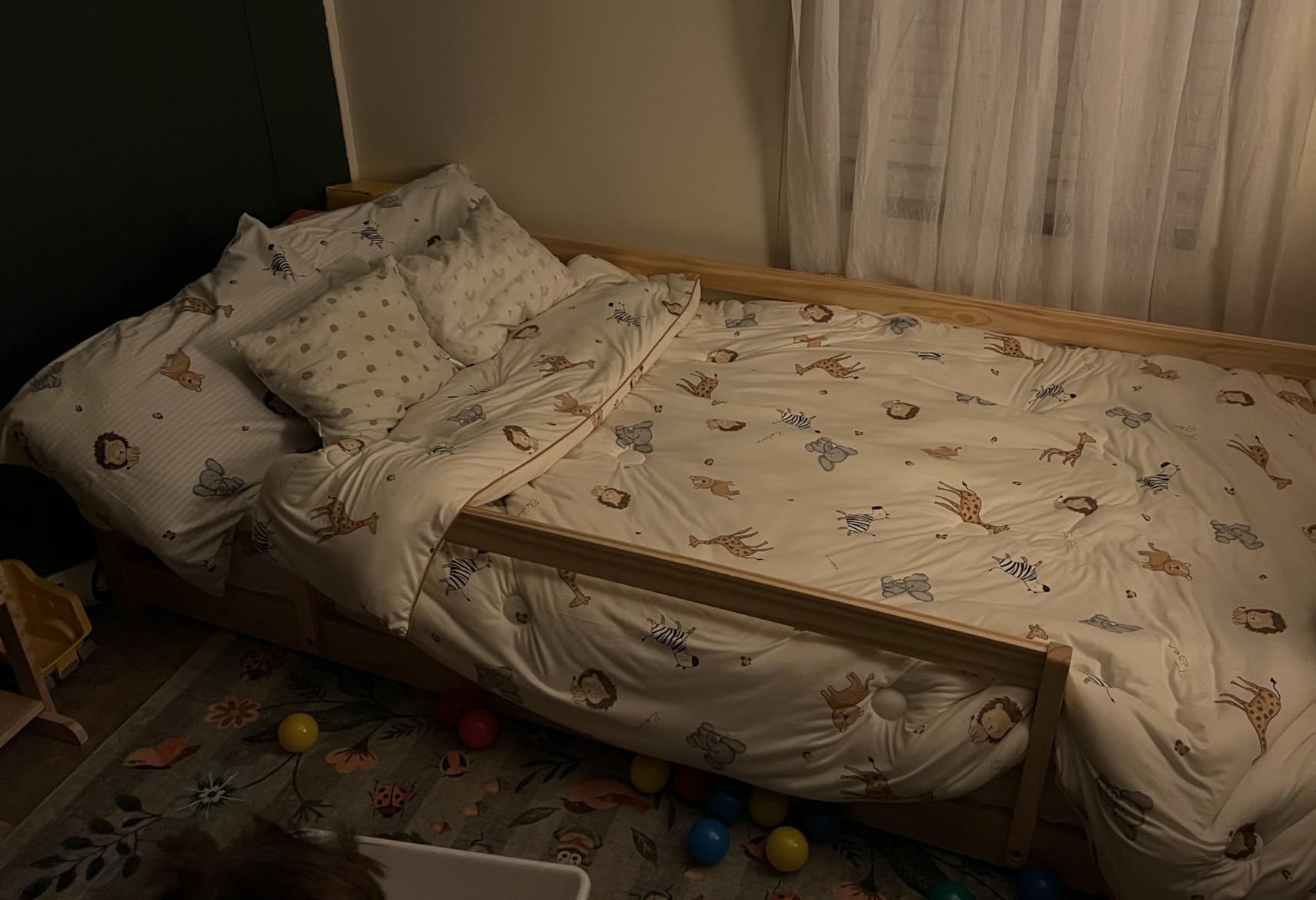 Ocodile Twin Floor Bed with Safety Guardrails for Kids, Montessori Inspired with Rails and 2 Openings, Twin Size Bed Frame for Girls and Boys - Gray customer photo 2