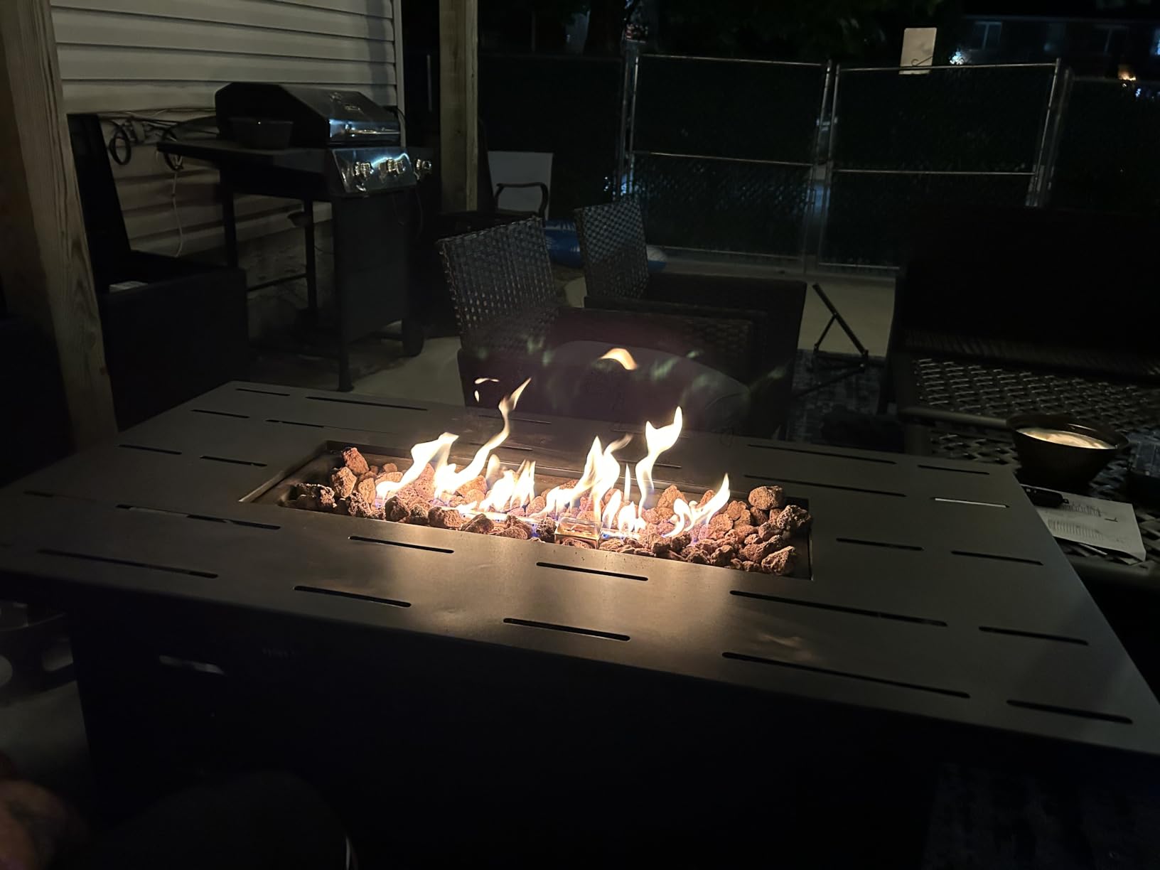 Walsunny 43 inch Outdoor Propane Fire Pit 50,000 BTU Gas Fire Pit Table with Lid, Waterproof Cover, Rectangle Gas Firepit Table for Garden/Patio, CSA Certification customer photo 2