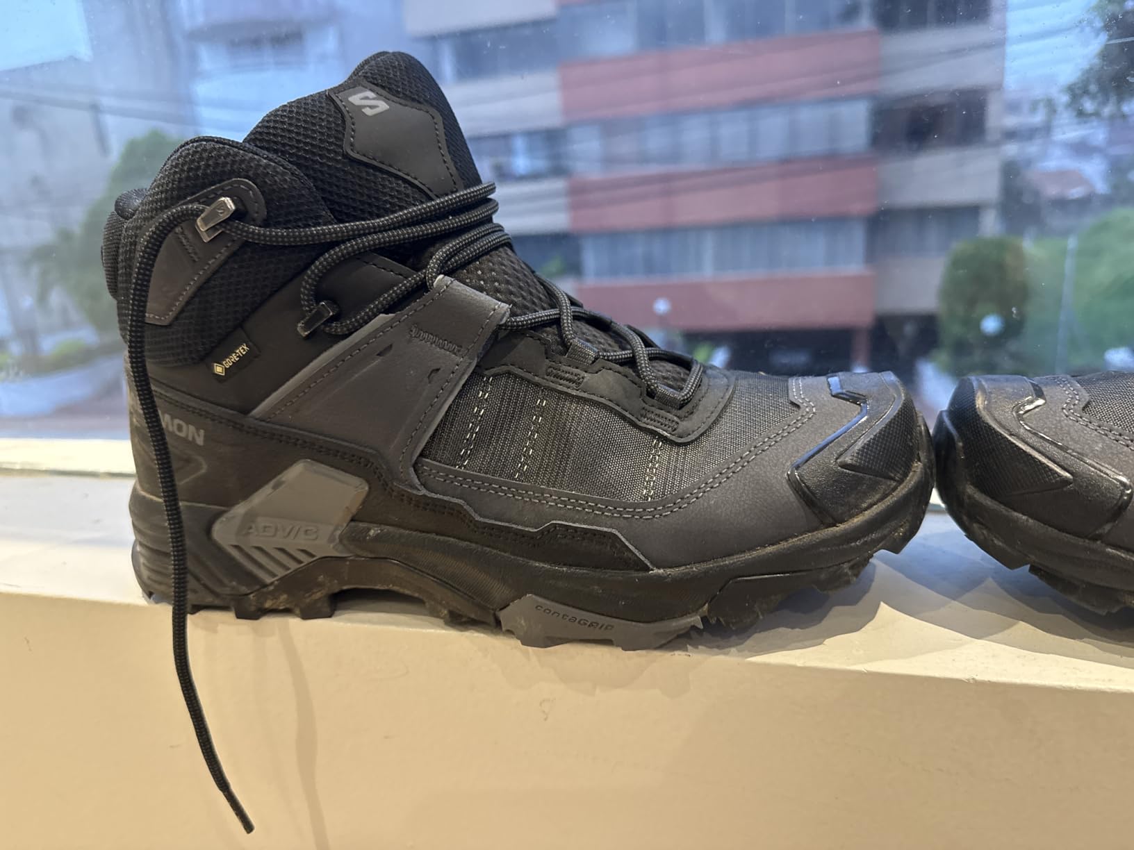 Salomon Men's X Ultra 5 Mid GTX Hiking Boot customer photo 2