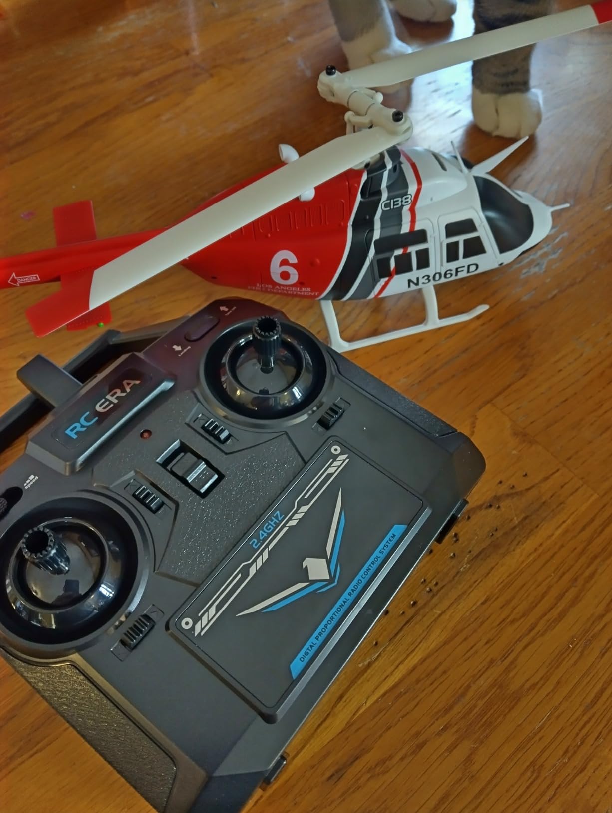 C138 Remote Control Helicopter, Bell206 Helicopter 2.4GHz 4CH Single Propeller Aileron RC Aircraft One Click Roll Takeoff and Landing Six-axis Gyroscope, Air Pressure Setting customer photo 2