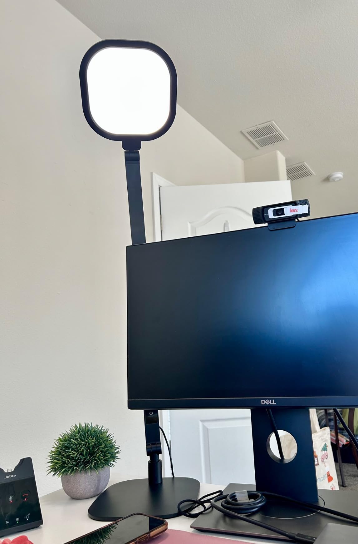 Desk Lamp for Home Office, 1200LM Computer Zoom Lighting with CRI >95, Memory & Timer Function, Dimmable Desktop Ring Light for Video Calls, Conference, Reading, Streaming, Podcasting, 3000K-6500K customer photo 2″ class=”wp-image-customer”/></figure>


<h3><span class=