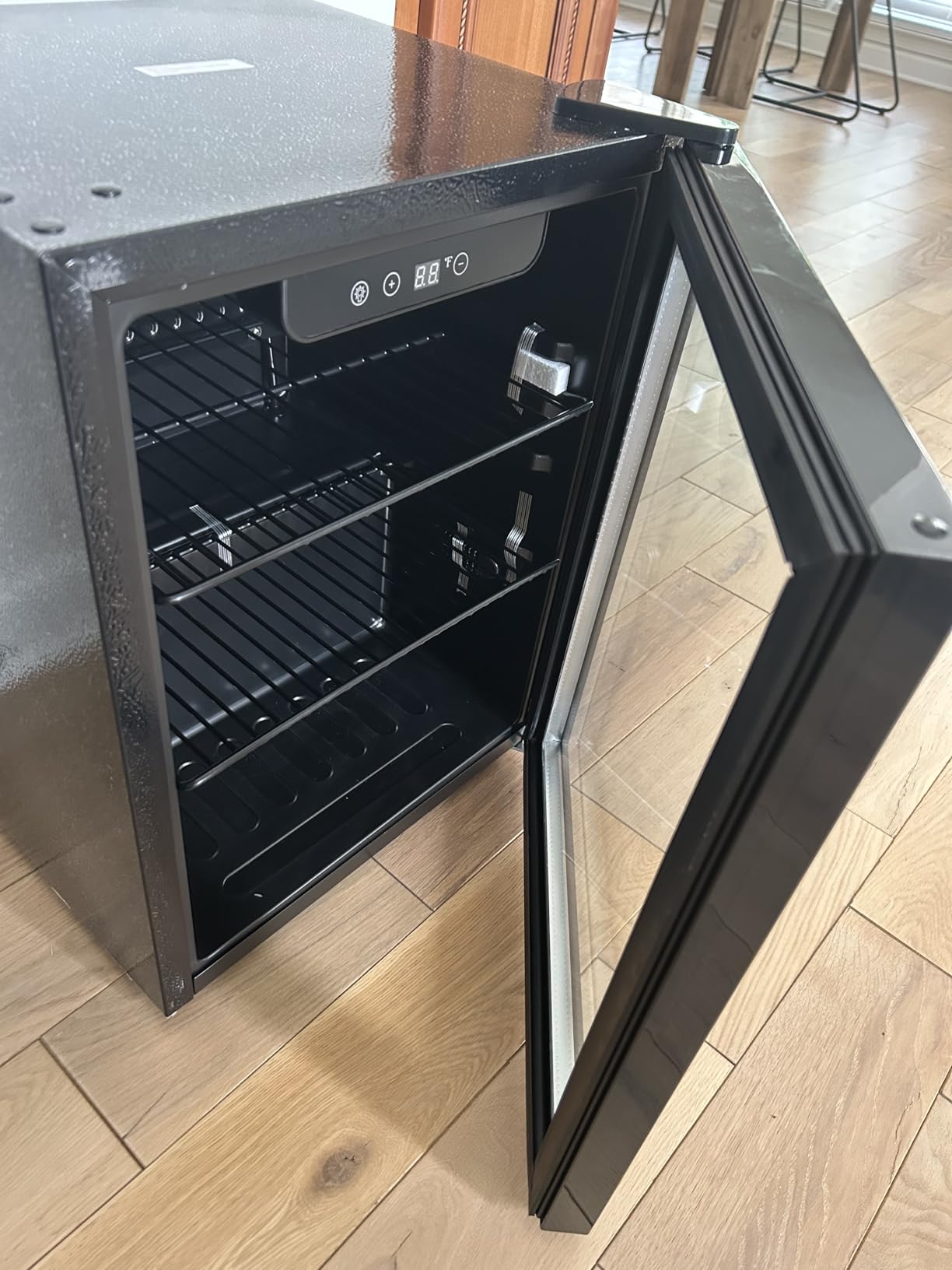 Icyglee 100 Can Beverage Refrigerator Cooler, 2.7 cu.ft Mini Fridge Glass Door for Beer Drinks Wines, Freestanding Beverage Fridge with Adjustable Shelves Blue LED for Home/Office/Dorm/Bar, Black customer photo 1