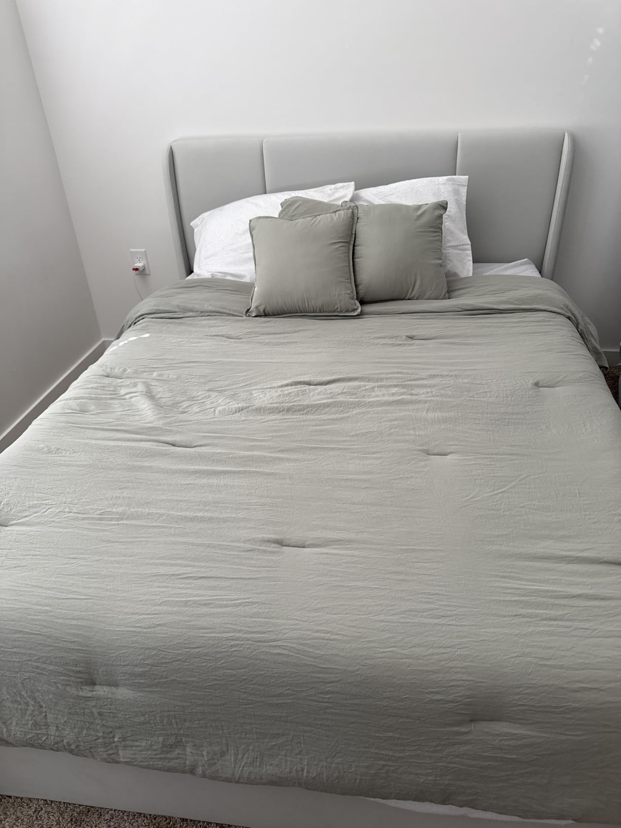 VELOCAVA King Lift Up Storage Bed Frame, Velvet-Look Upholstered Bed with Modern Wingback Headboard, Hydraulic Lift Storage, Wood Slat Support, No Box Spring Needed, White customer photo 2