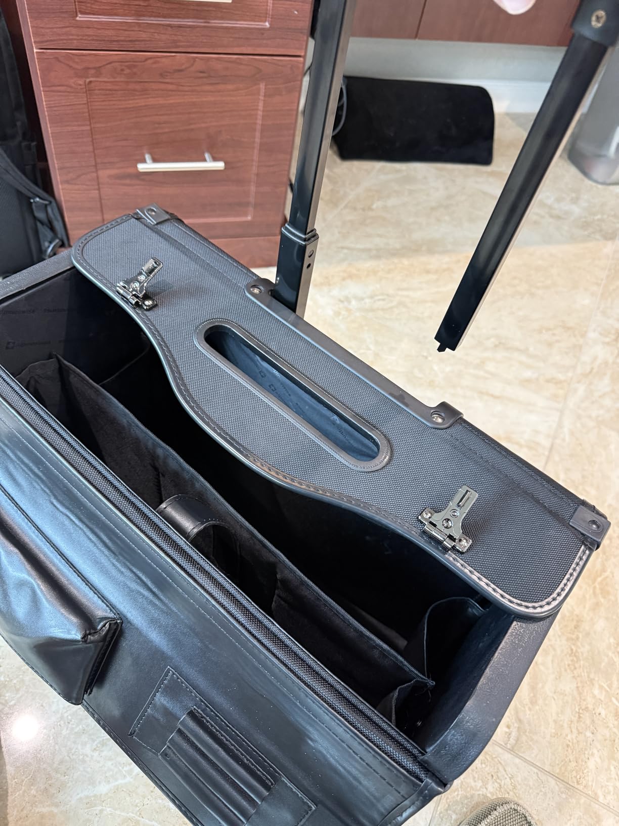 Alpine Swiss Wheeled Briefcase, Rolling Briefcase with Locking Telescopic Handle, 17 inch Laptop Compartment customer photo 1