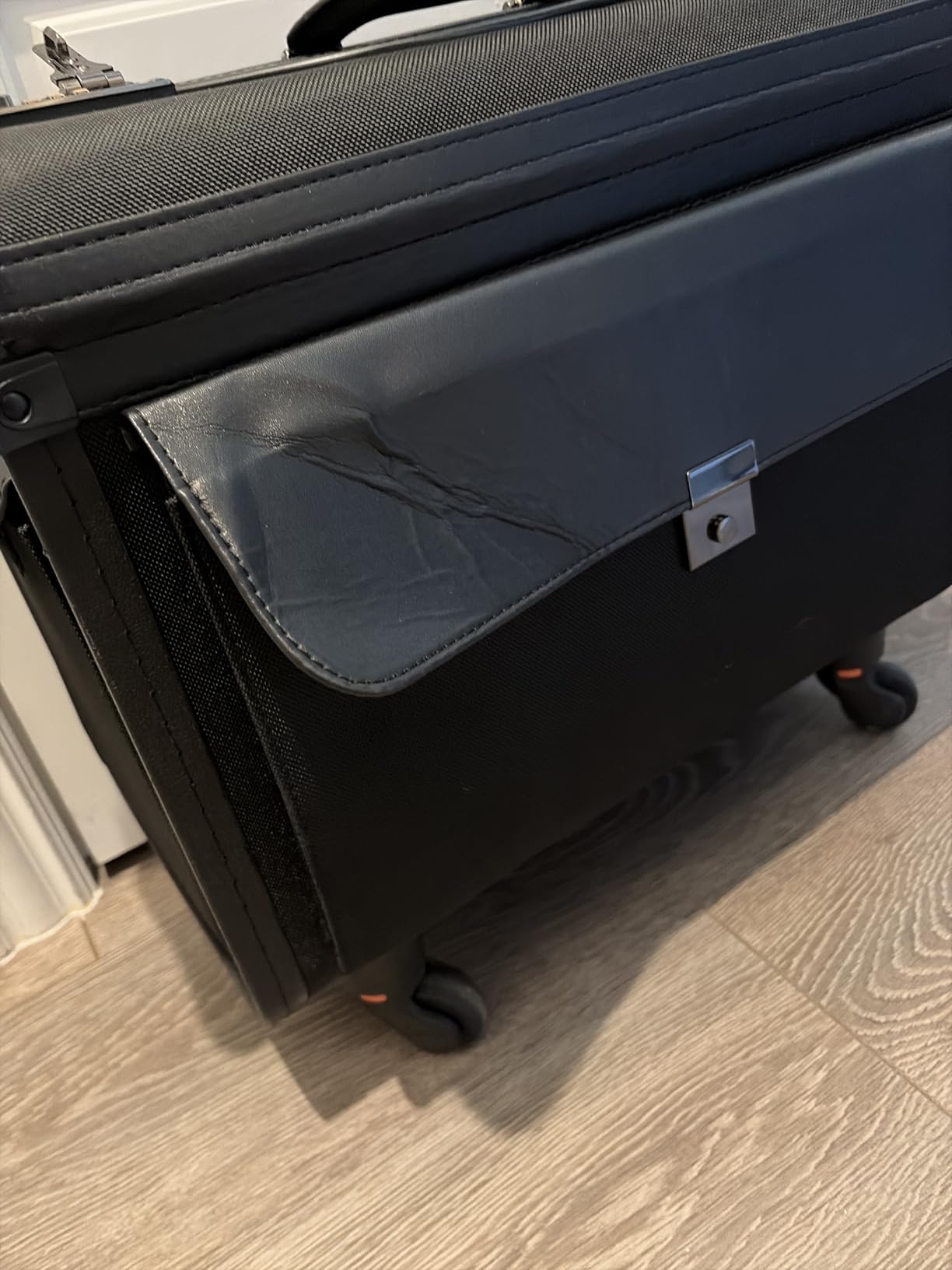 Alpine Swiss Wheeled Briefcase, Rolling Briefcase with Locking Telescopic Handle, 17 inch Laptop Compartment customer photo 2