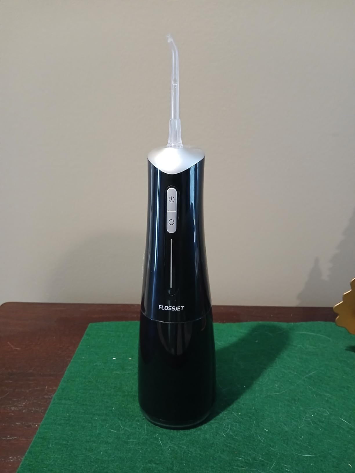 FlossJet Water Dental Flosser Cordless Oral Irrigator with 300ml 5 Tips 4 Modes USB Charger Portable Travel Irrigation Cleaner IPX7 Electric Irrigador Dental for Teeth Cleaning, Black customer photo 1