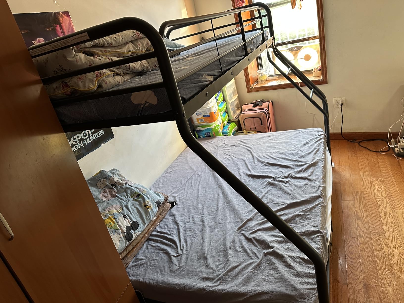 Giantex Metal Bunk Beds Twin Over Full Size, Heavy Duty Bunk Bed for Teens Adults with Ladder & Guardrails, Space Saving Metal Bunk Bed for Dorm, Bedroom, Apartment, No Box Spring Needed (Black) customer photo 1