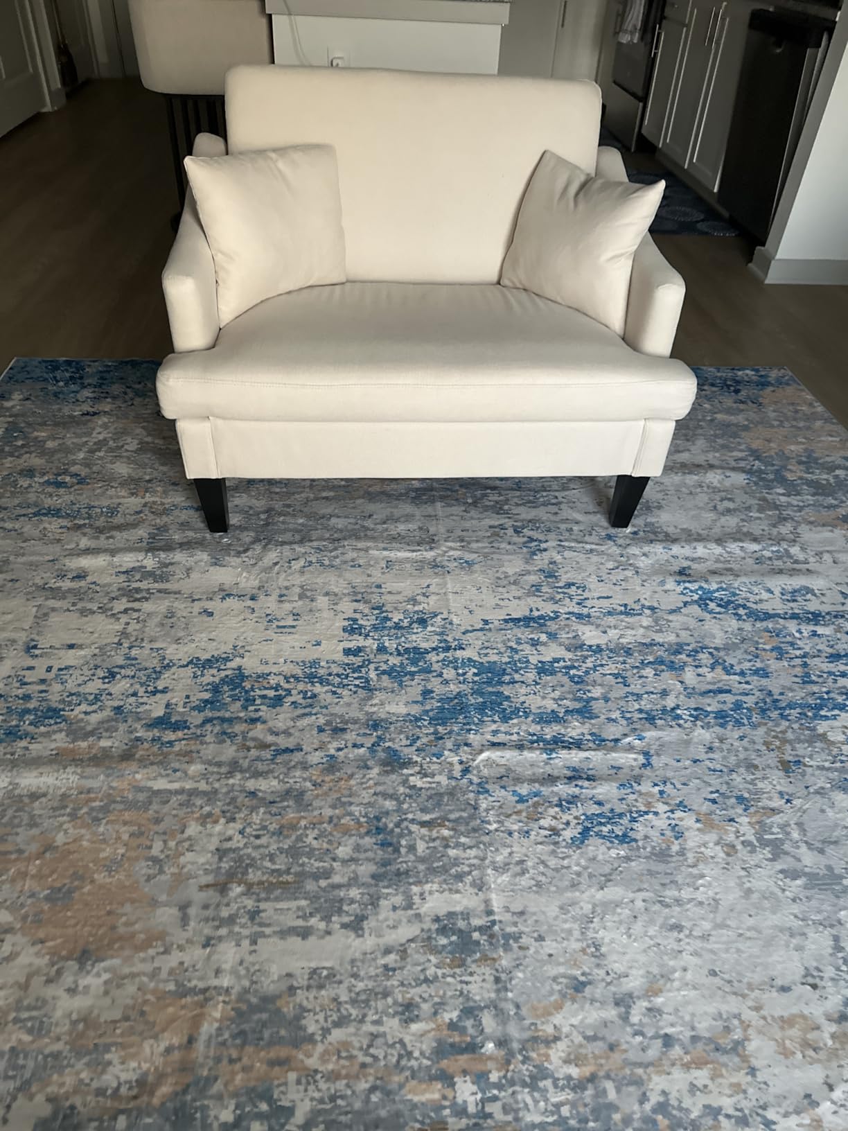 Bezseller Oversized Accent Chair, 41'' Wide Seat Comfy Armchair with 2 Pillows customer photo 2