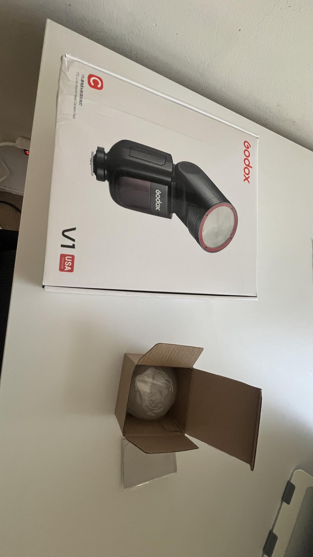 GODOX V1 V1-C V1C Godox Flash for Canon Flash Speedlite,76Ws 2.4G TTL1/8000 HSS Camera Flash for Canon,480 Full Power Shots,1.5s Recycle Time,2600mAh Li-ion Battery,LED Modeling Lamp(USA Version) customer photo 1