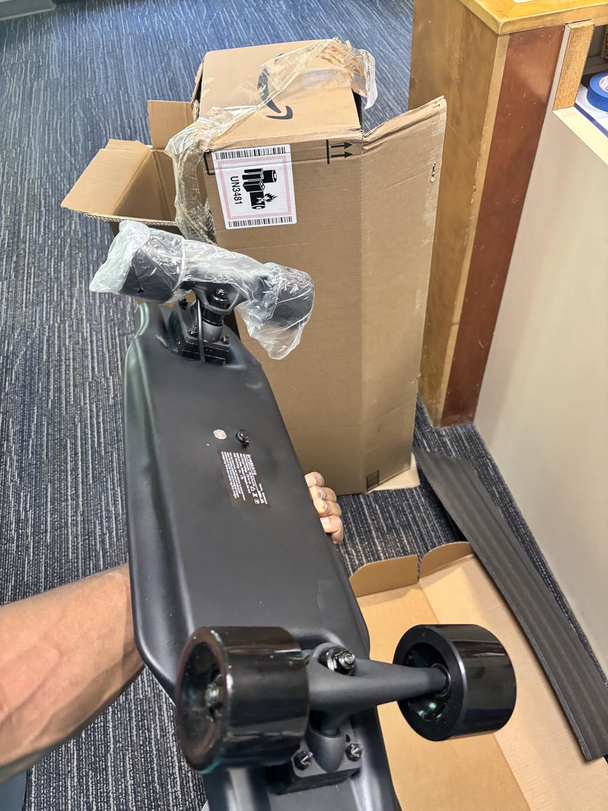 M8 Electric Skateboard with Remote, 15Mph Top Speed,9Miles Range,400 Hub-Motor, Skateboard for Adults ＆Teens customer photo 1