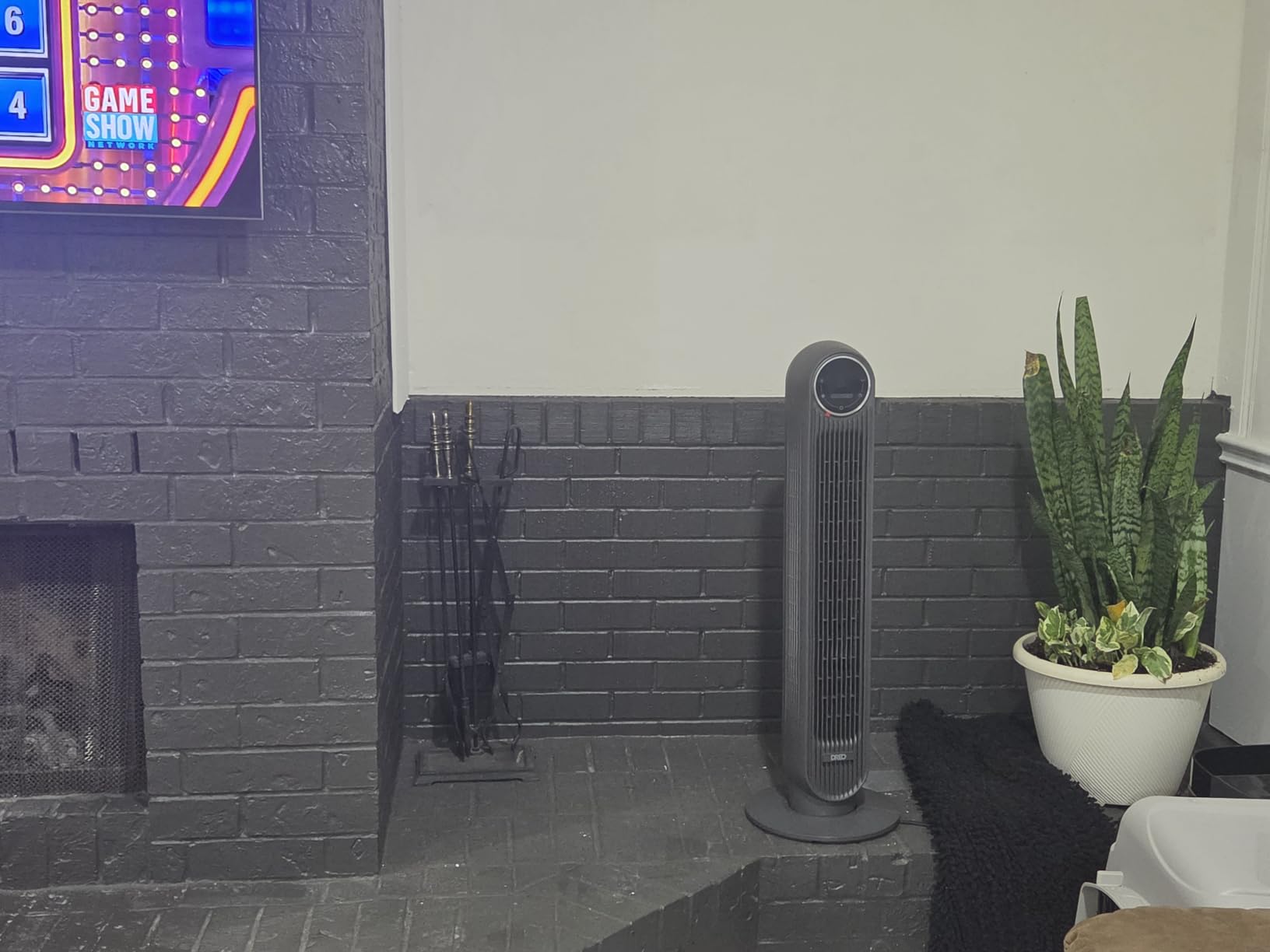DREO Fan for Bedroom, 2026 Upgraded, 90ft Airflow, 20dB Quiet Fan, 90° Oscillating Standing Fan for Whole Room, DC Motor, 8+H Speeds, 3 Modes, 38-42'' Adjustable Height, 8H Timer, 105° Manual Vertical customer photo 1