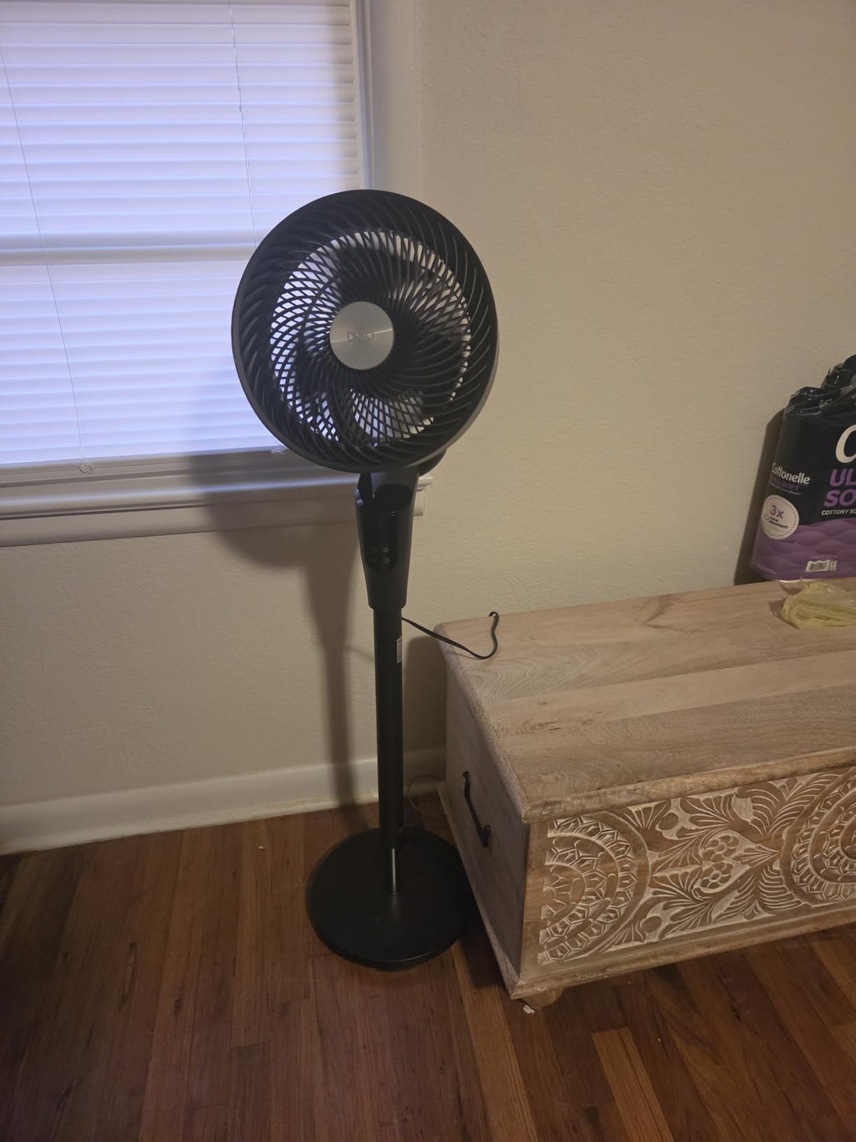 DREO Fan for Bedroom, 2026 Upgraded, 90ft Airflow, 20dB Quiet Fan, 90° Oscillating Standing Fan for Whole Room, DC Motor, 8+H Speeds, 3 Modes, 38-42'' Adjustable Height, 8H Timer, 105° Manual Vertical customer photo 2
