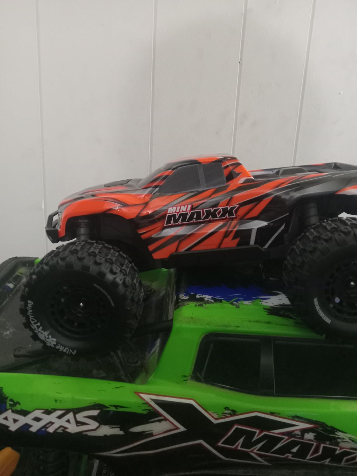 TRA107154-1-ORNG Mini Maxx BL-2s 30+ MPH RTR Monster Truck Orange Battery and Charger included customer photo 2