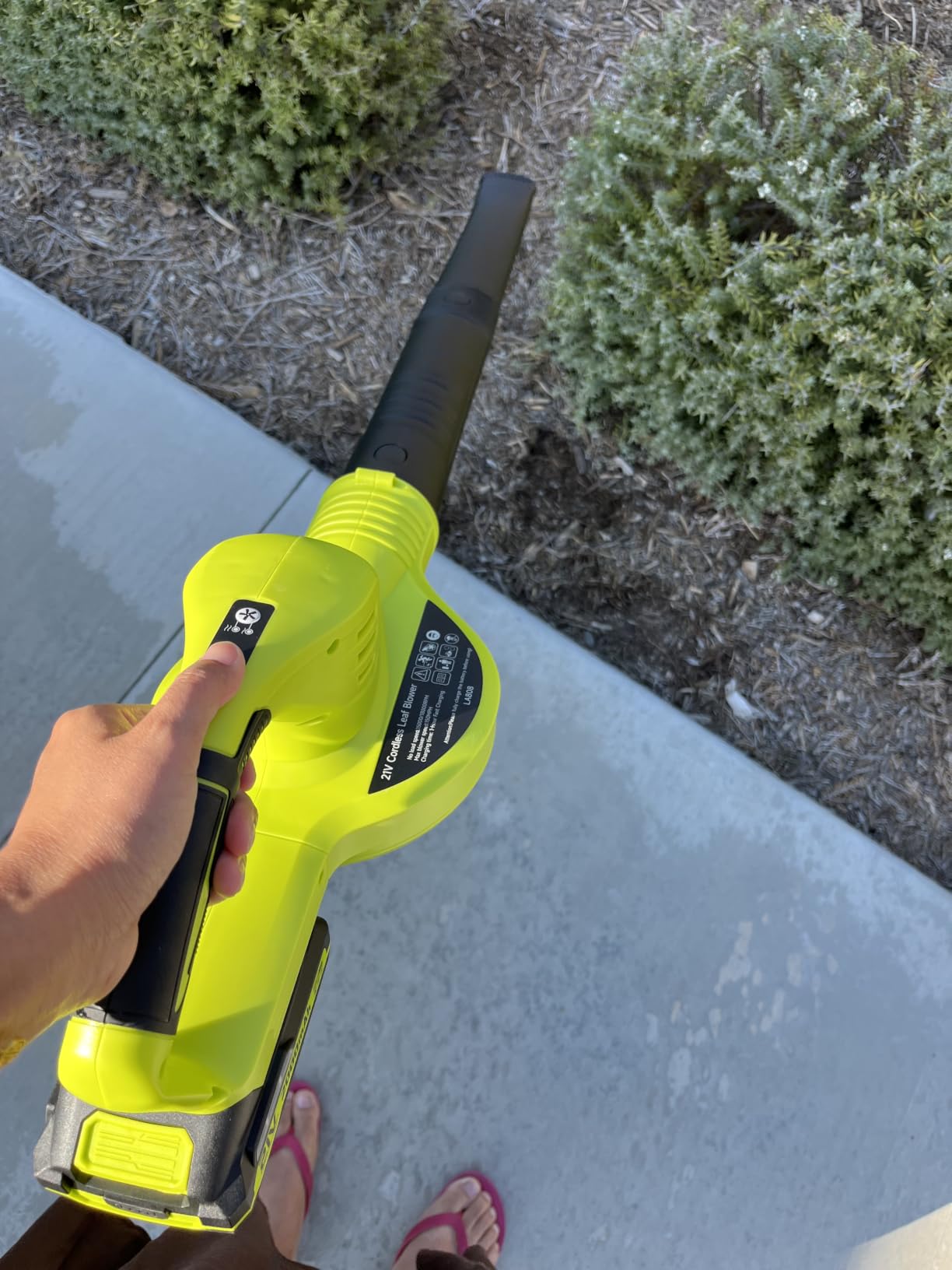 Leaf Blower Cordless - 21V Powerful Electric Leaf Blower with 2 Batteries and Charger, 2 Speed Modes, 2.0Ah Lightweight Battery Powered Leaf Blowers for Lawn Care customer photo 1