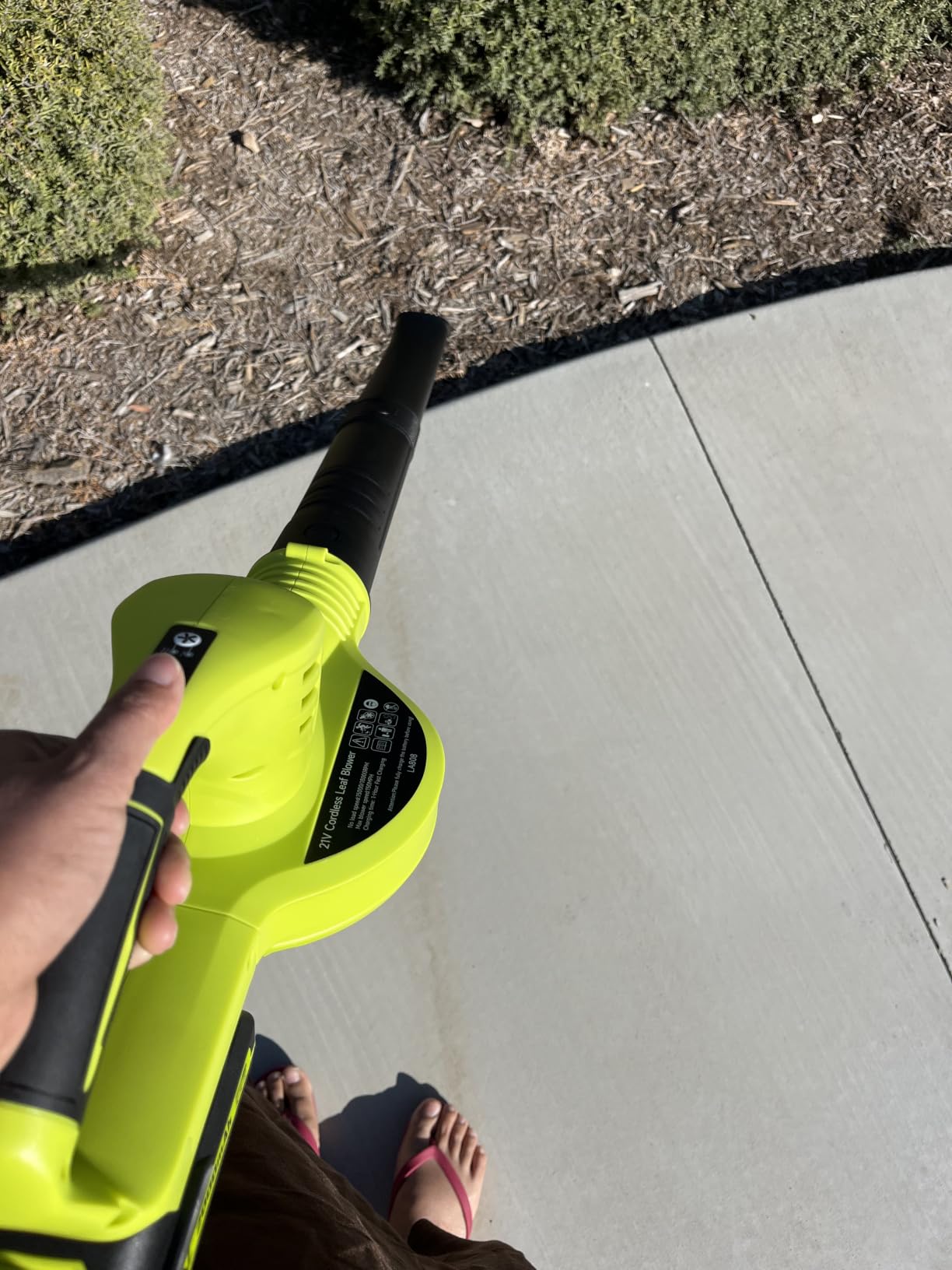 Leaf Blower Cordless - 21V Powerful Electric Leaf Blower with 2 Batteries and Charger, 2 Speed Modes, 2.0Ah Lightweight Battery Powered Leaf Blowers for Lawn Care customer photo 2