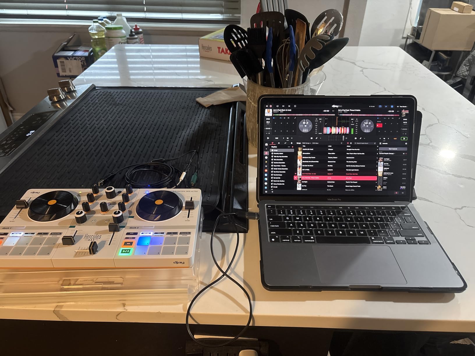 Hercules DJControl Mix Ultra Portable DJ Controller, Bluetooth Wireless DJ Mixer with Jog Wheels, 10-Hour Battery, Neural Mix, Compact DJ Deck for Beginners customer photo 2