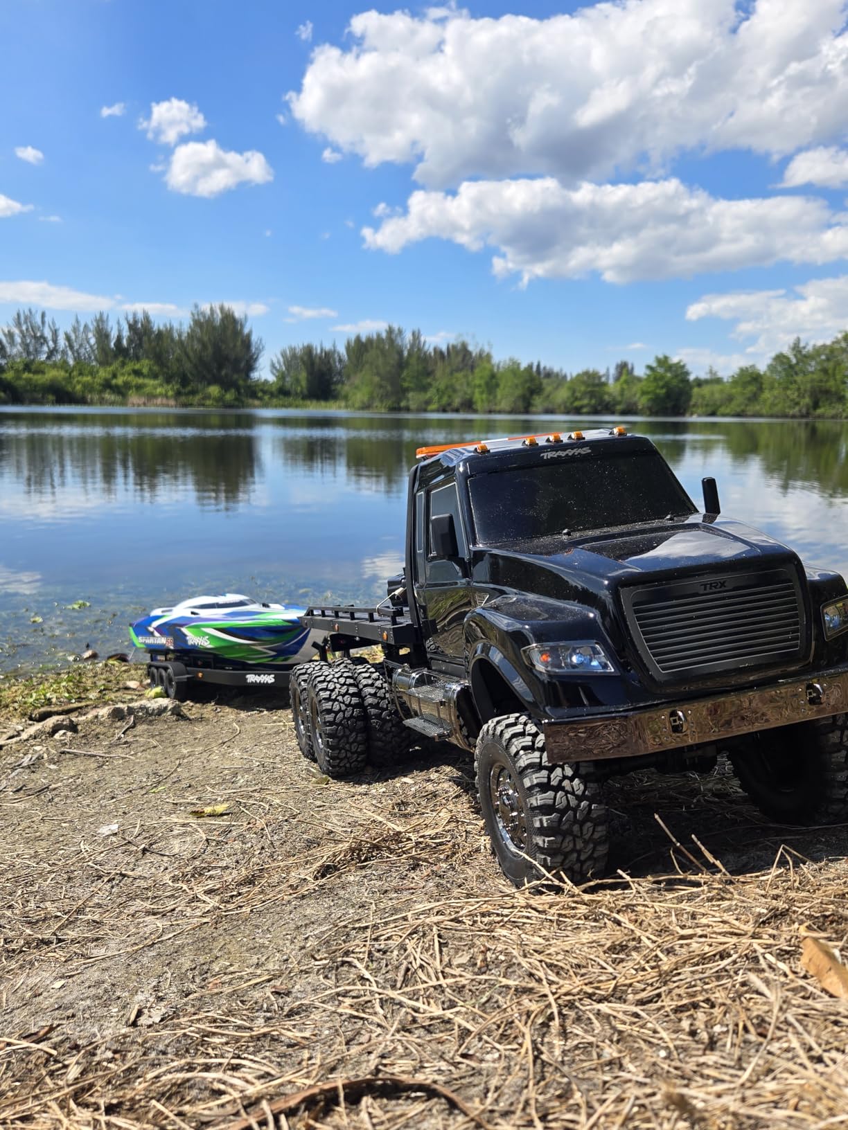 Traxxas 103076-4-GRN - Spartan 36in Self Righting Brushless Boat RTR, Green customer photo 1