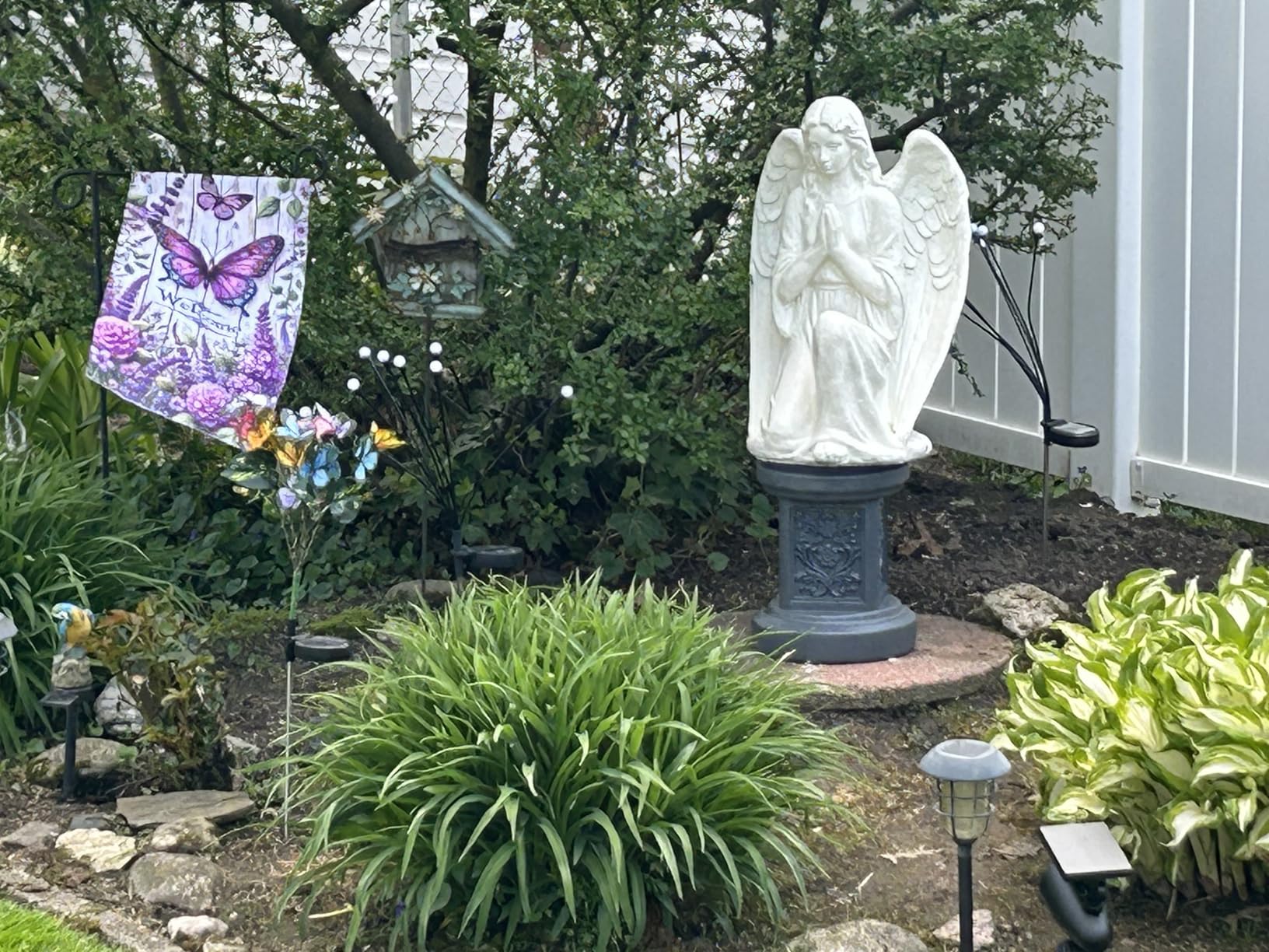 Classic Statuary Stand Outdoor Pedestal Sculpture Decor Plinth Base Riser, Garden or Home Resin Statuary Pedestal, 12.6