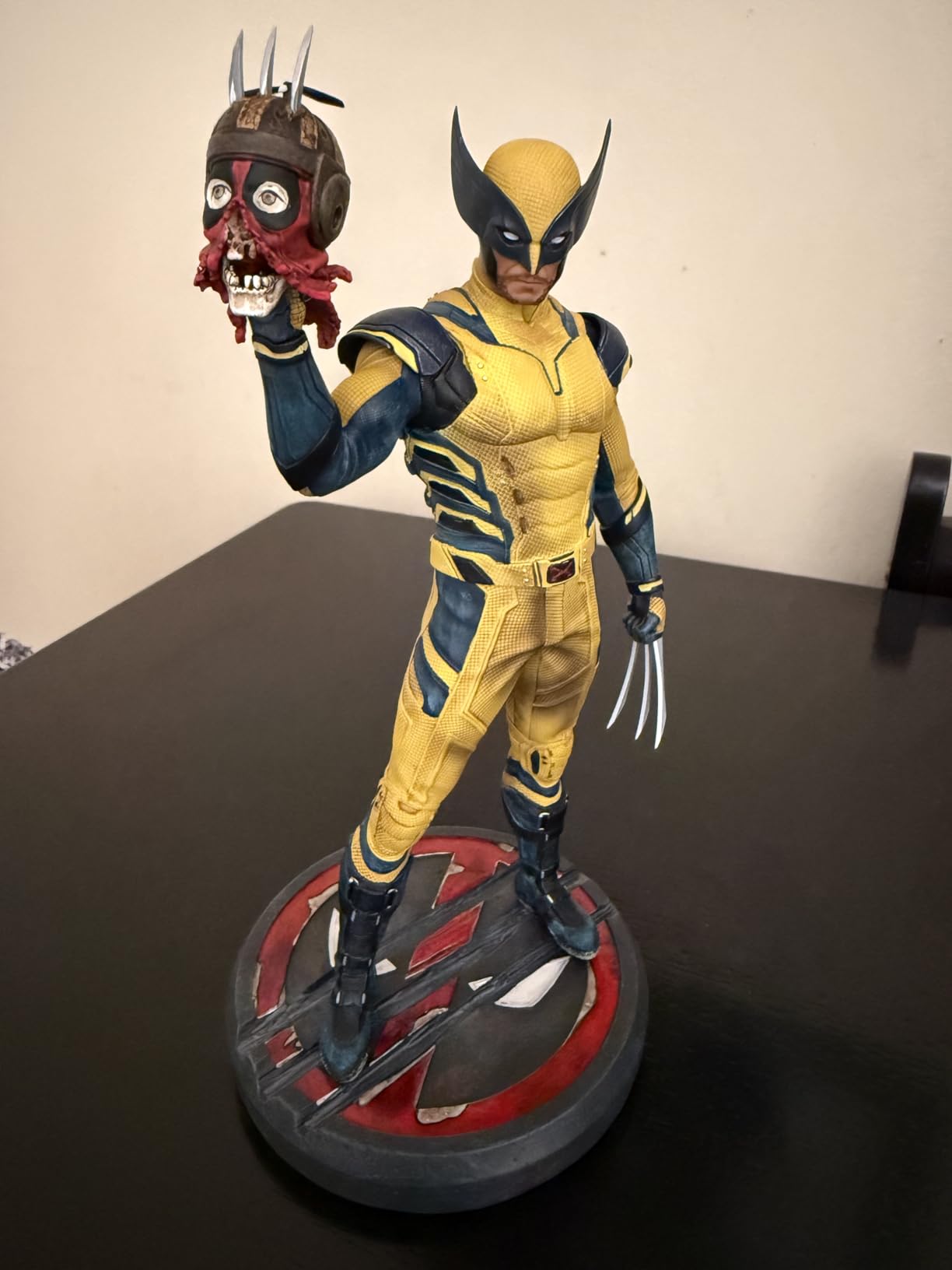 Collectible Statue Wolverine Deadpool & Wolverine Art Scale 1/10 Resin Polystone 8.2 Inches customer photo 2