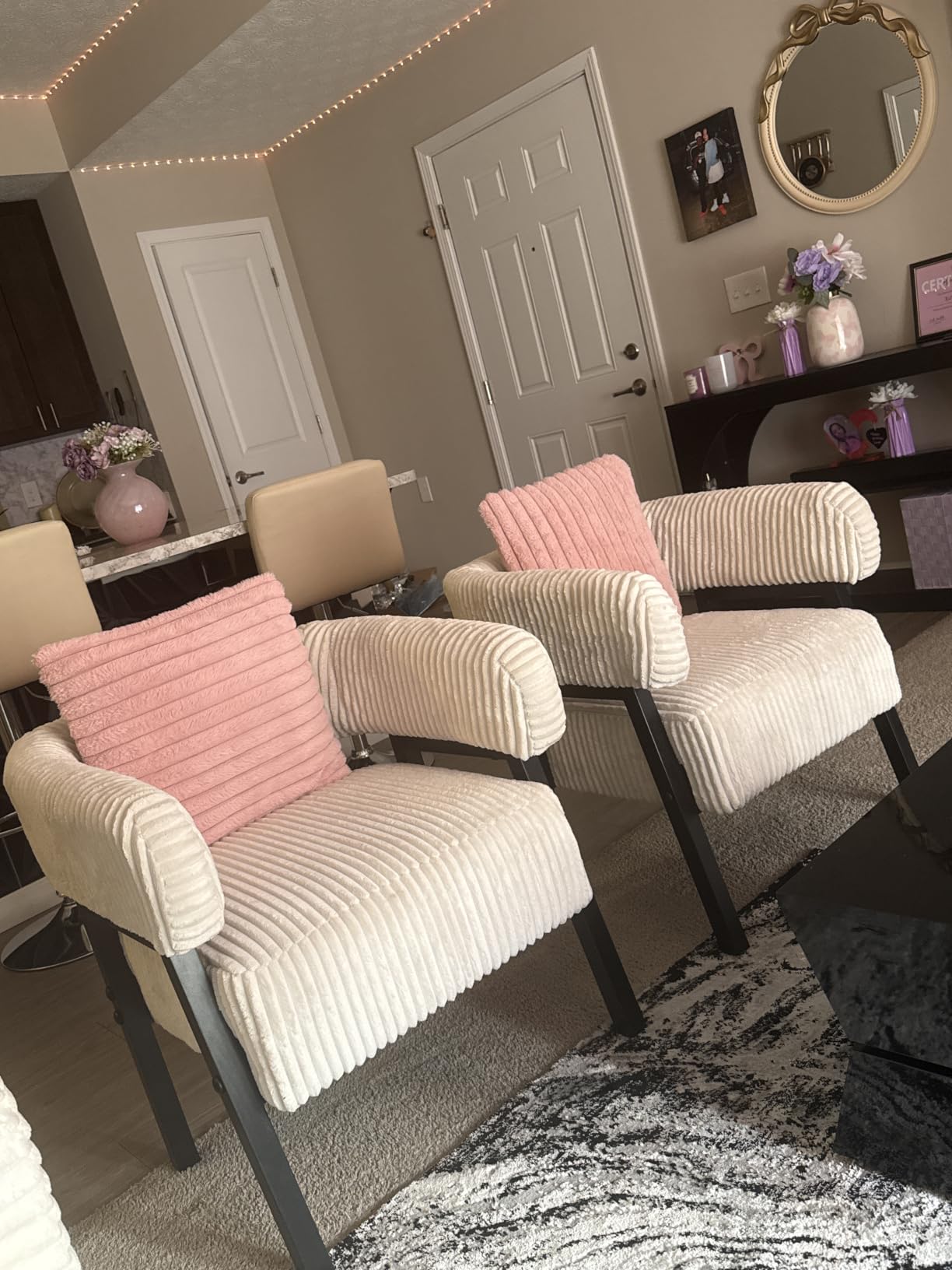 Yaheetech Accent Chair with Pocket Coiled Seat, Corduroy Living Room Barrel Chair Comfy Modern Sofa Armchair for Small Space Bedroom Reading, Beige customer photo 1