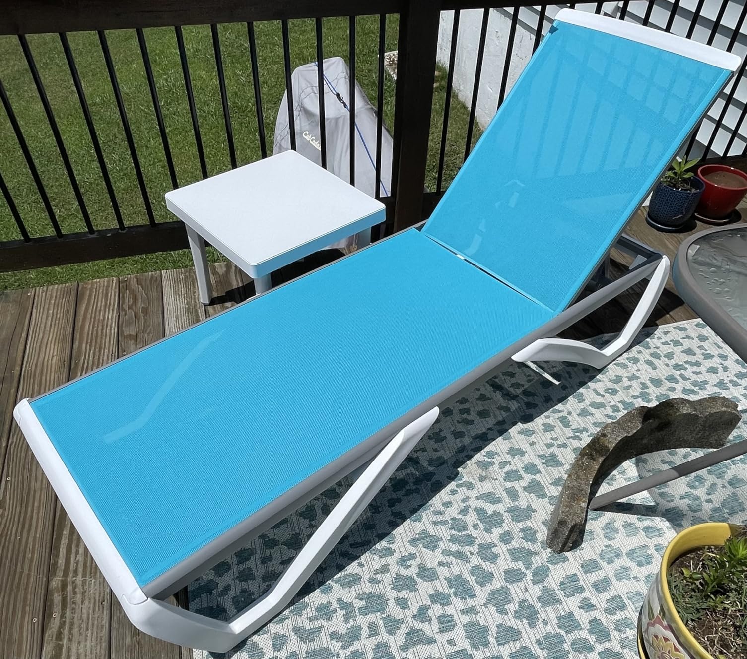 Kozyard 3-Piece Outdoor Chaise Lounge Chair Set, Fully Flat Adjustable Patio Lounger with Aluminum Frame & Resin Legs, Textilene Fabric for Poolside, Backyard & Beach (Navy Blue, 2 Chairs + Table) customer photo 2
