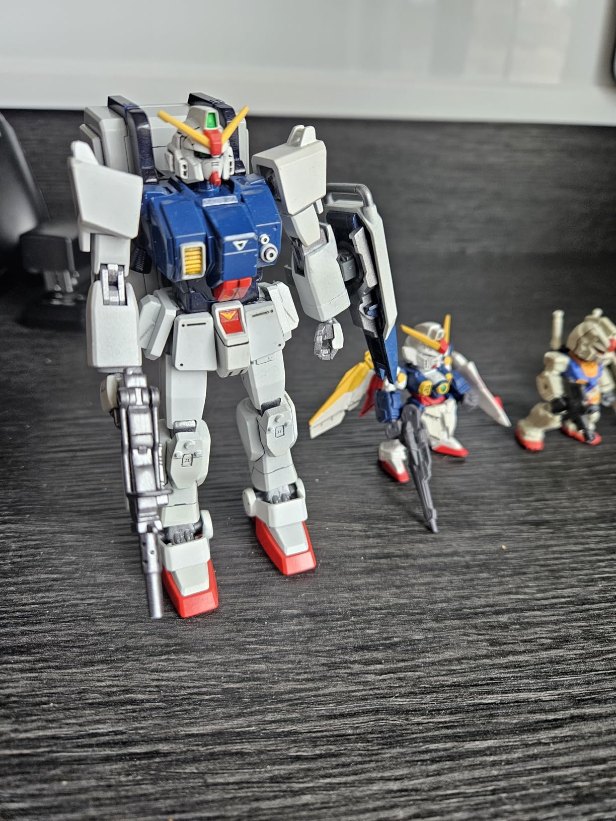 GSI Creos Gundam Marker Pour Type GM301 Black & GM302 Gray & Eraser Pen GM300 & Knock-Type Eraser Flow-in Type Panel Lining Pens customer photo 1