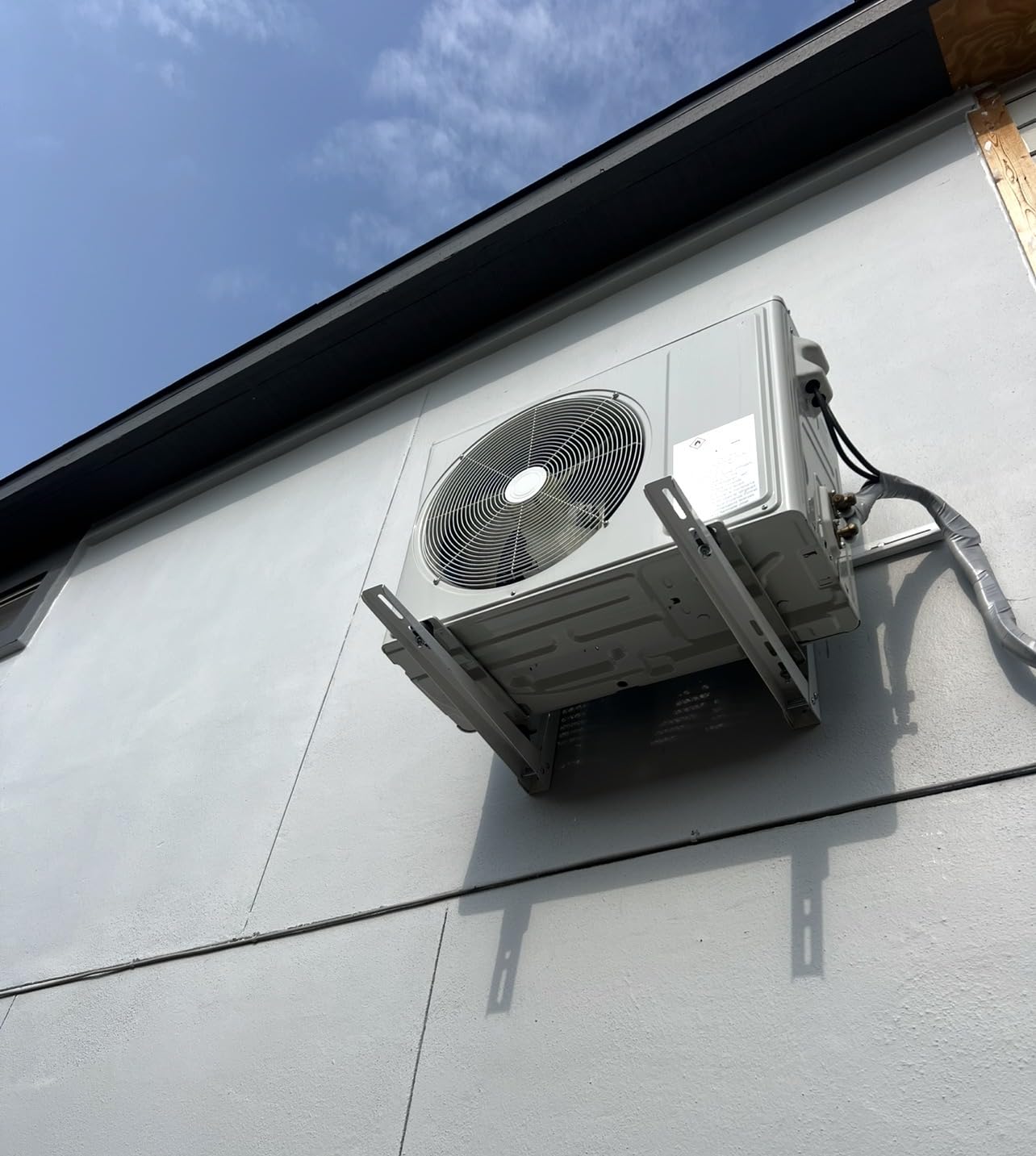 18000 BTU Mini Split Air Conditioner Heat Pump System, 19 SEER2 230V Ductless AC Cool Up to 1250 Sq. Ft, Complete Installation Kit, White customer photo 1