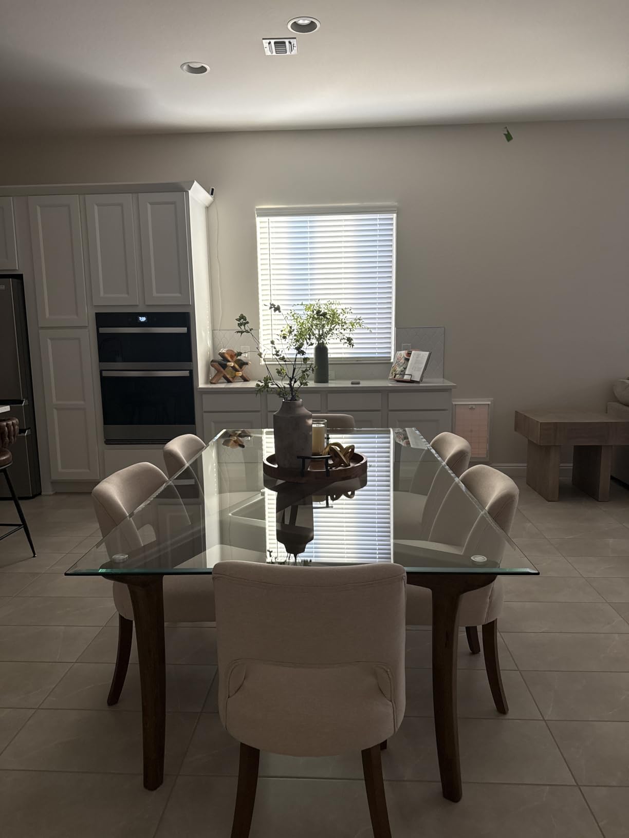 VKNOW Wooden Dining Chairs Set of 4, Modern Fabric Upholstered Dining Room Chair Kitchen Chairs, Farmhouse Dinner Chair for Kitchen Dining Room, Green customer photo 2
