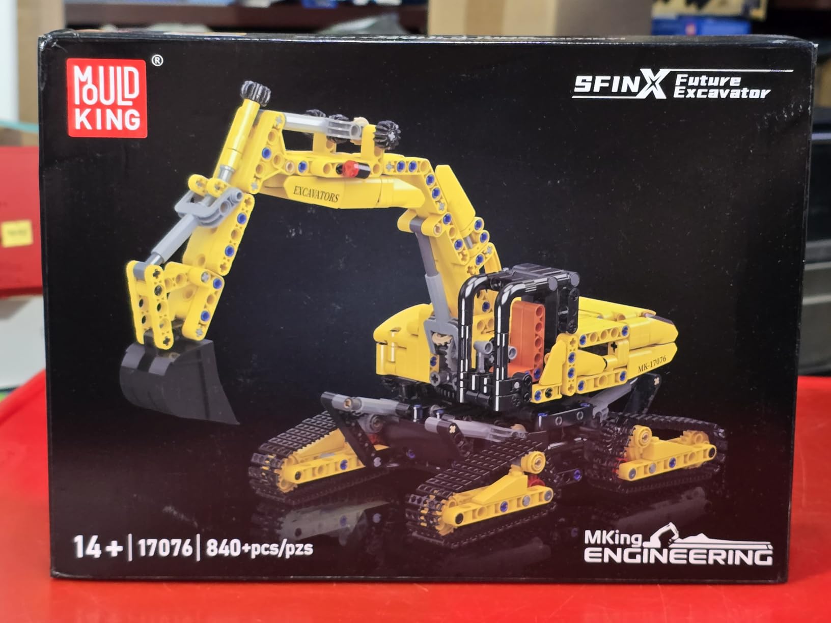 Mould King Crawler Excavator Building Sets, 17076 Engineering Excavator Kits, MOC Model Toys Birthday Gifts for Adults and Teens 14+, Construction Vehicle Set for Excavator Fans (840 Pcs) customer photo 2