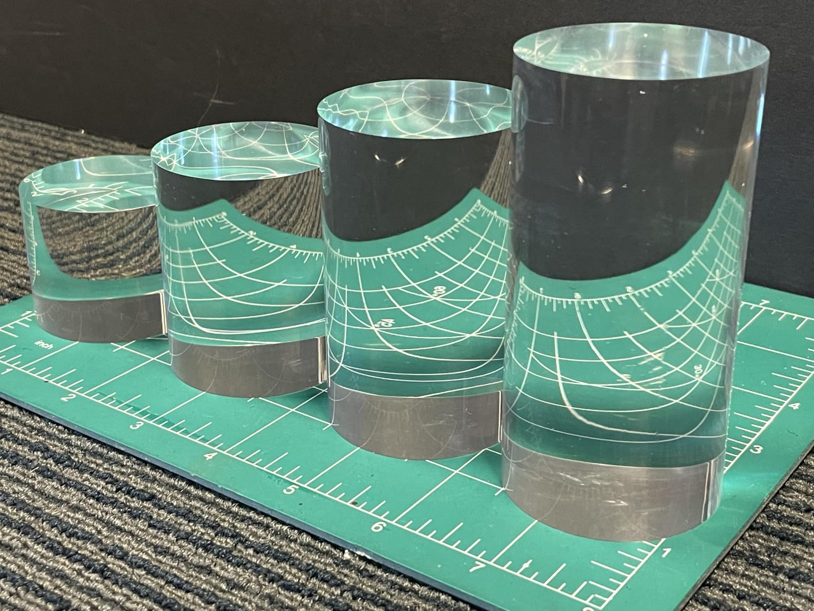 Hacaroa 4 Pcs Acrylic Cylinder Risers Display Stand, Clear Polished Round Display Blocks Transparent Photo Props, Mini Solid Pedestal Base for Jewelry, Perfumes, Figurines, 4 Sizes customer photo 1